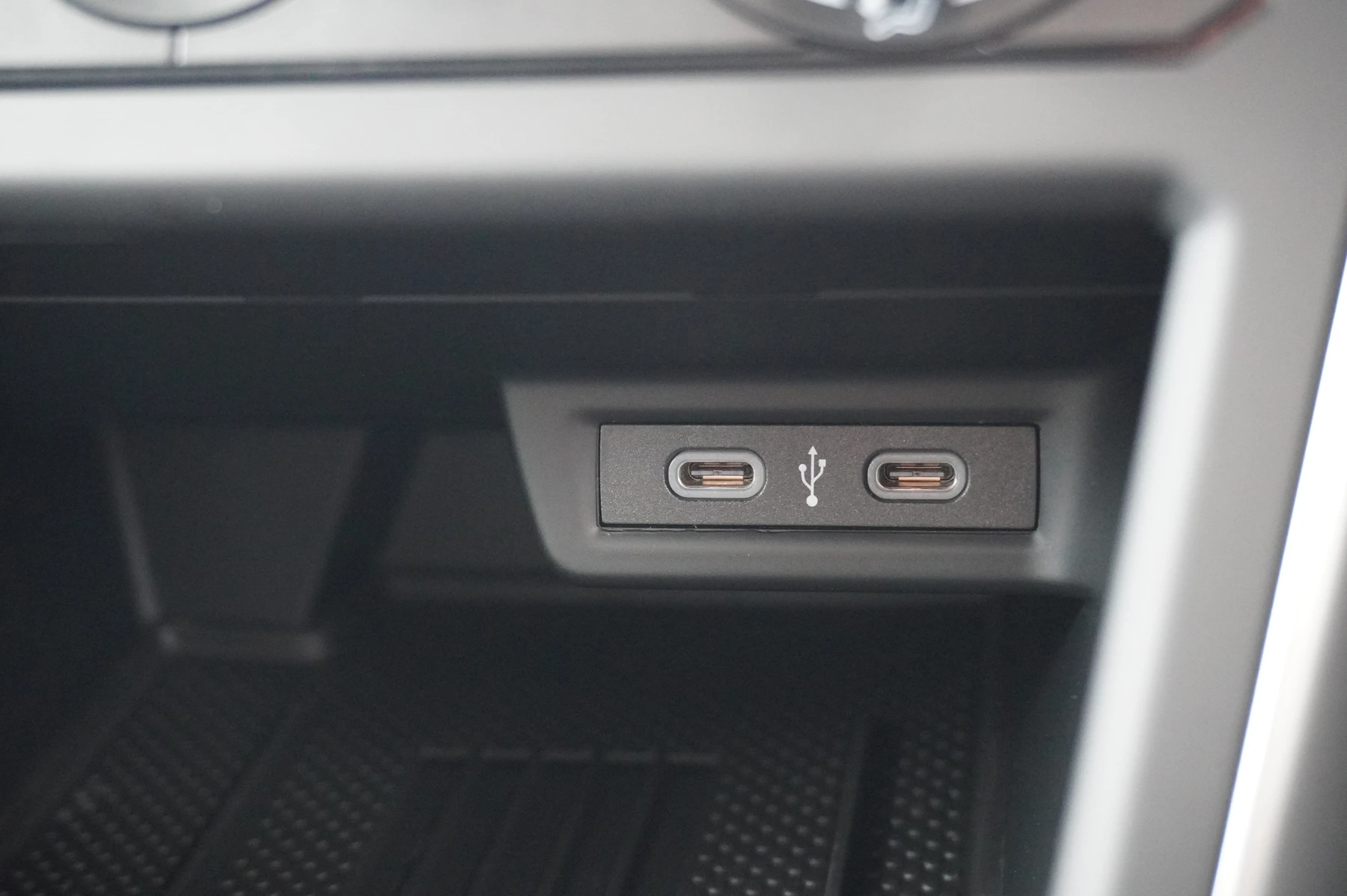 Volkswagen-Polo-image-33