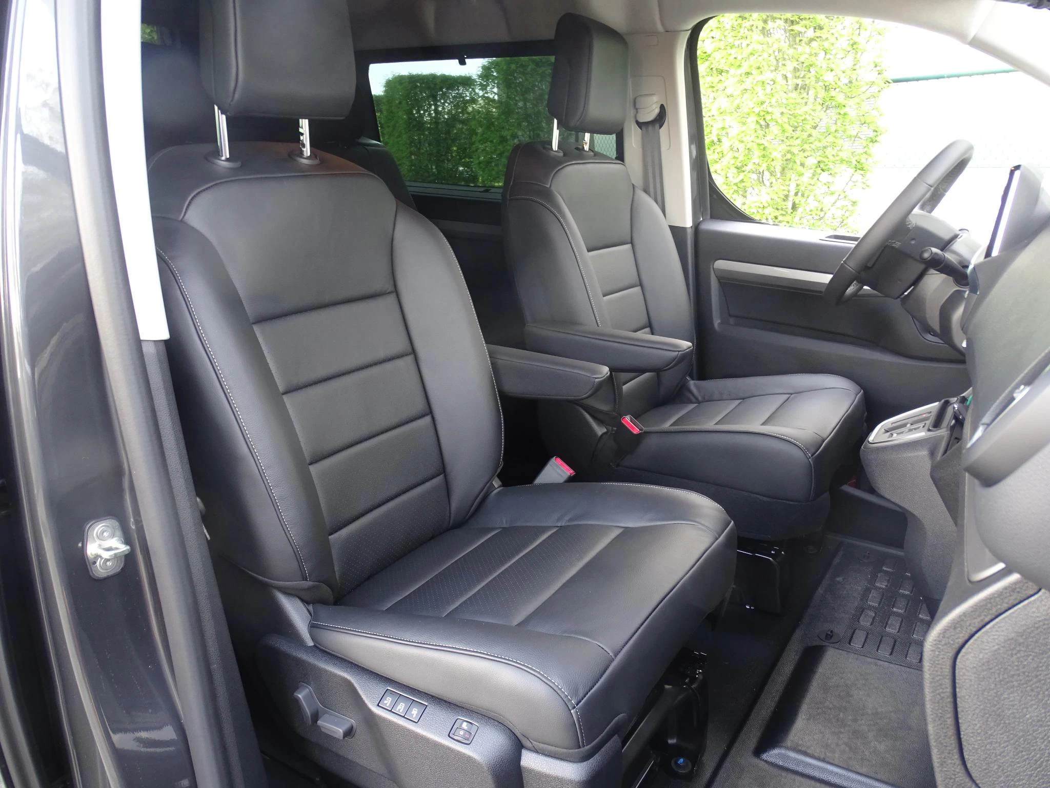 Peugeot Expert Long DC L3 2.2 BlueHDi 180 EAT8