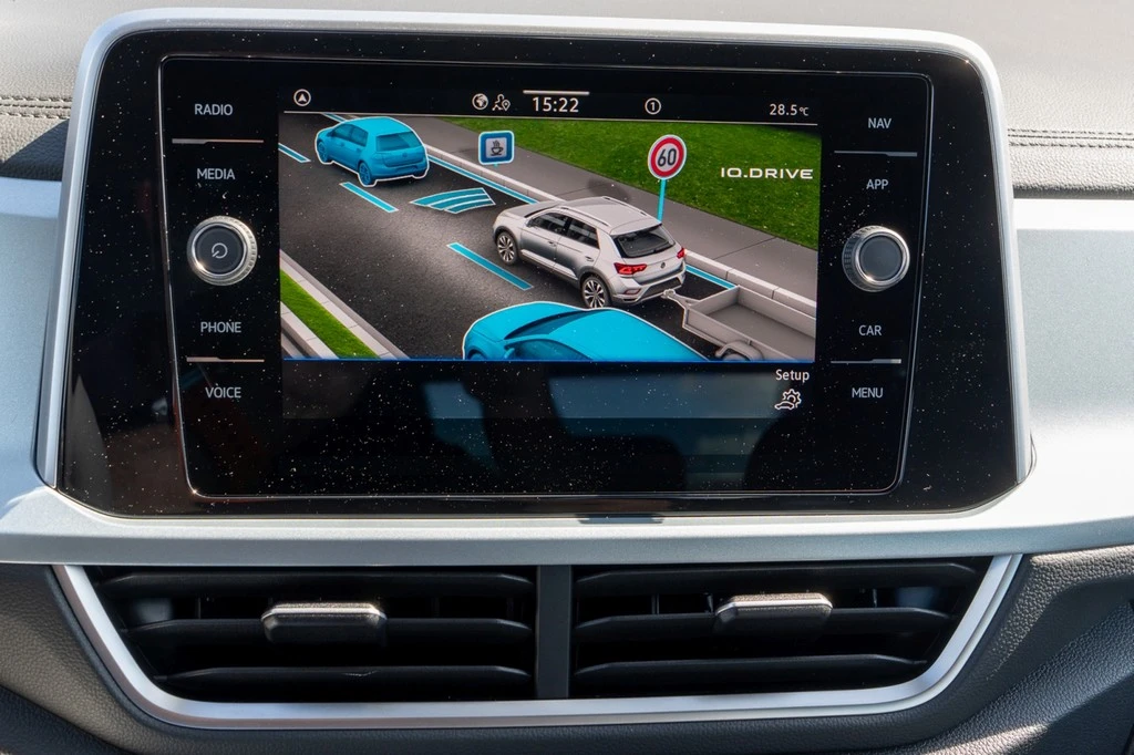 Volkswagen-T-Roc-image-10