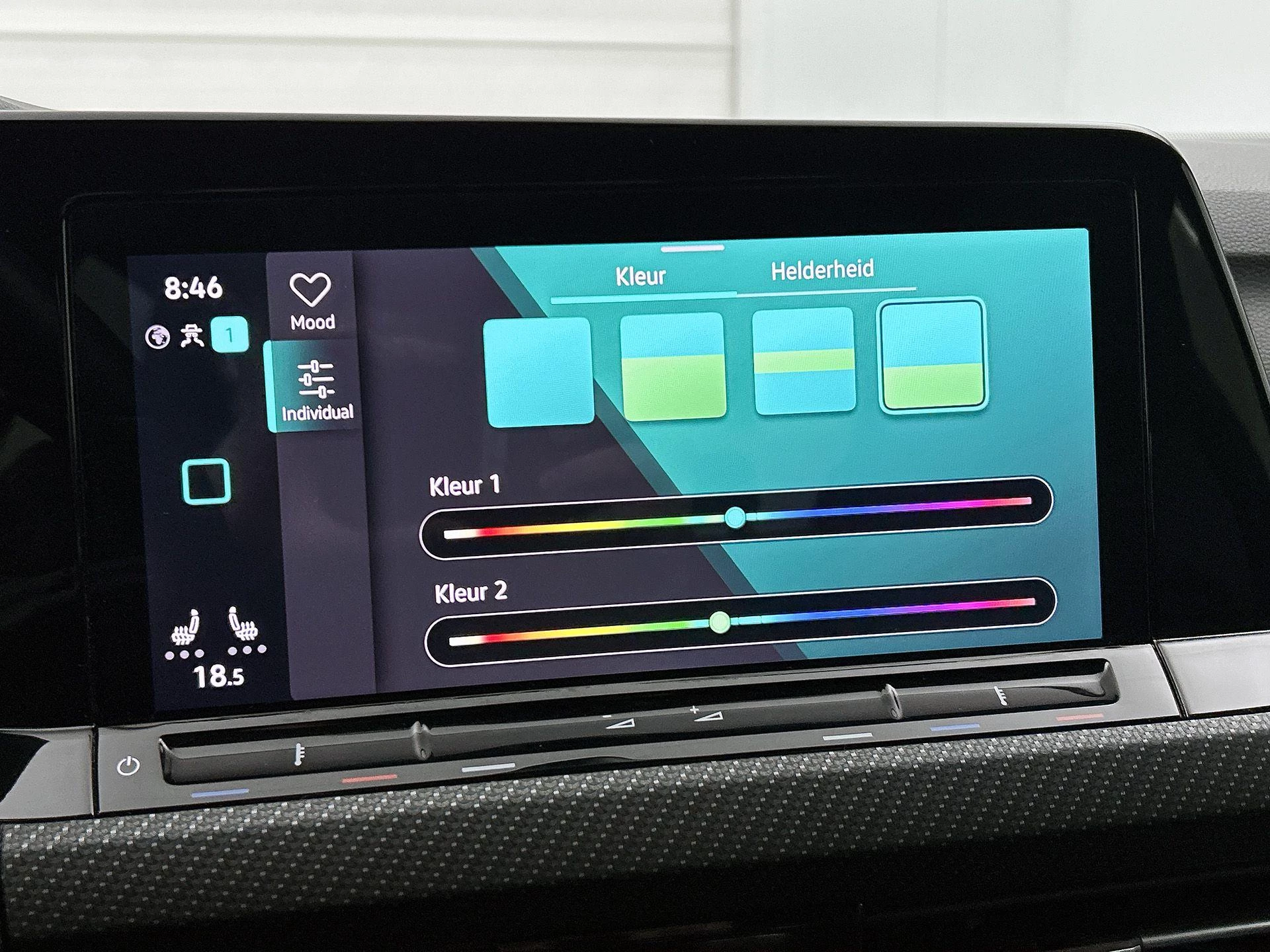 Volkswagen-Golf-image-37