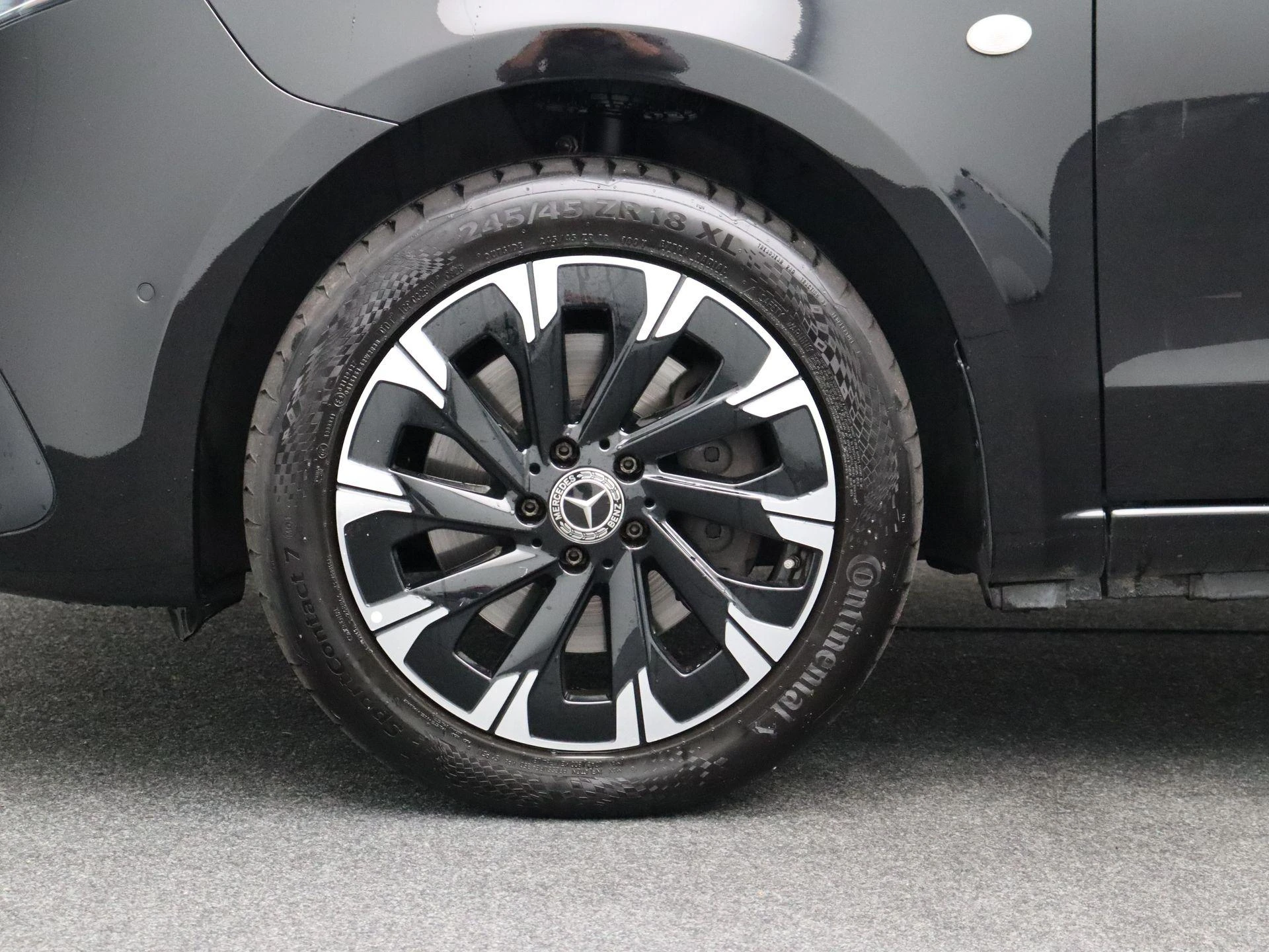 Mercedes-Benz-Vito-image-6