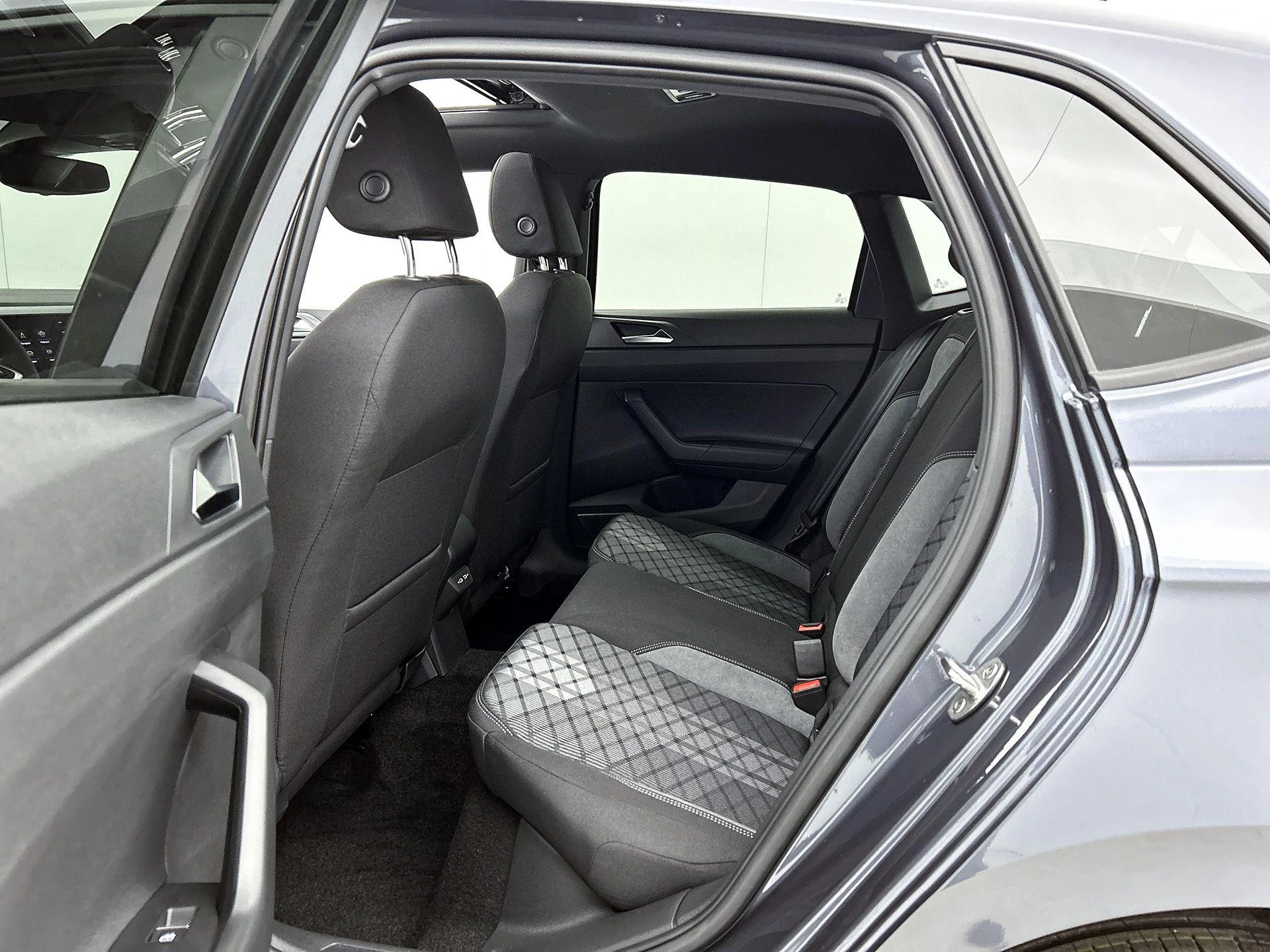 Volkswagen-Polo-image-26