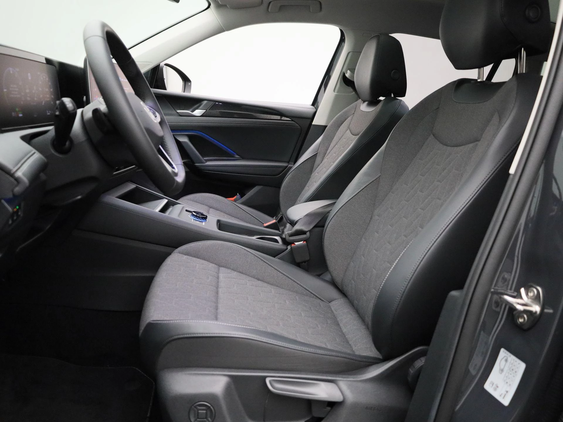 Volkswagen-Tiguan-image-10