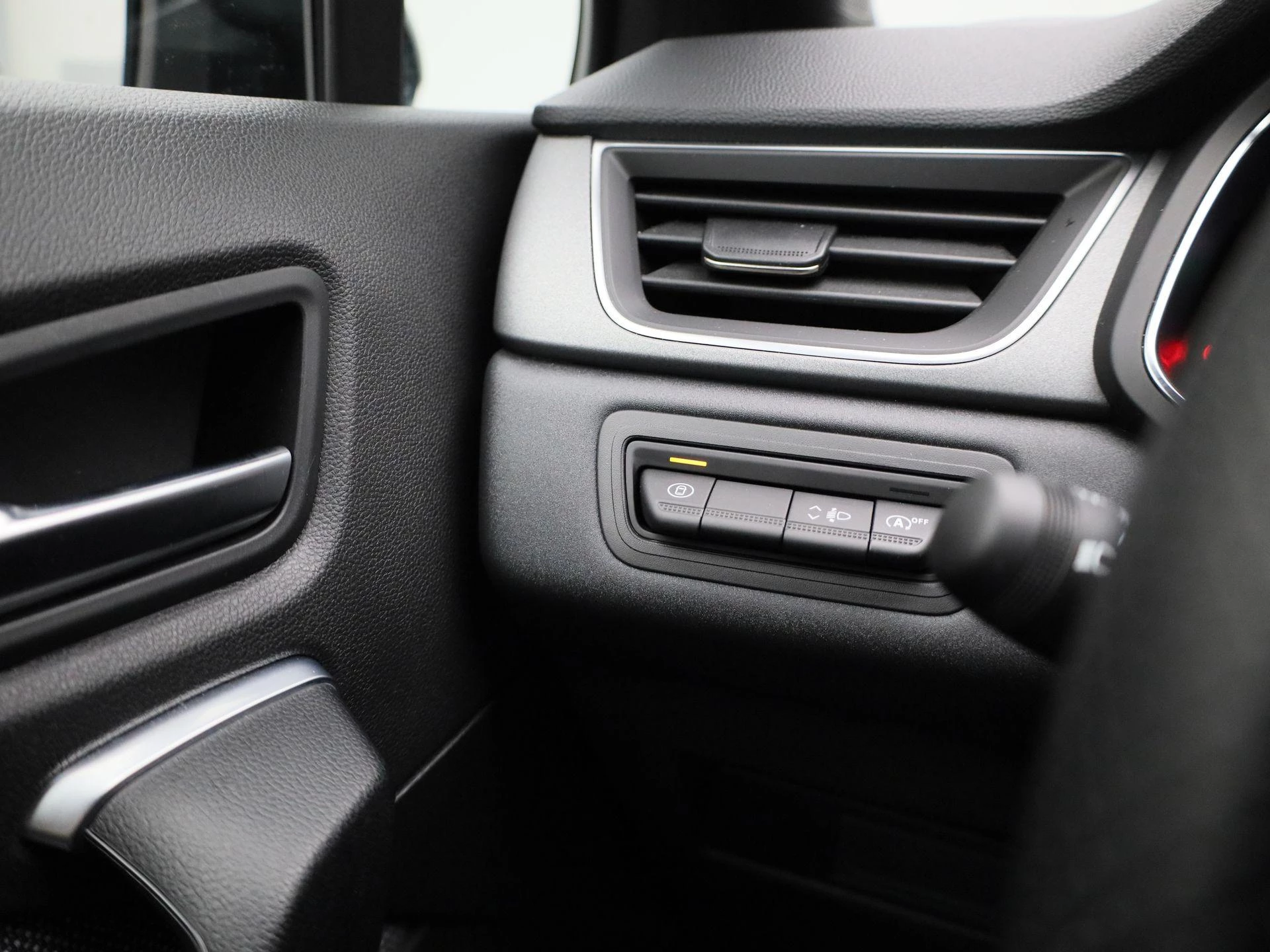 Renault-Captur-image-21