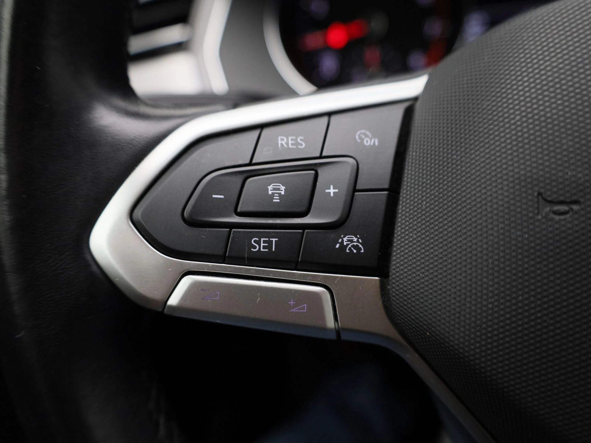 Volkswagen-Passat-image-17