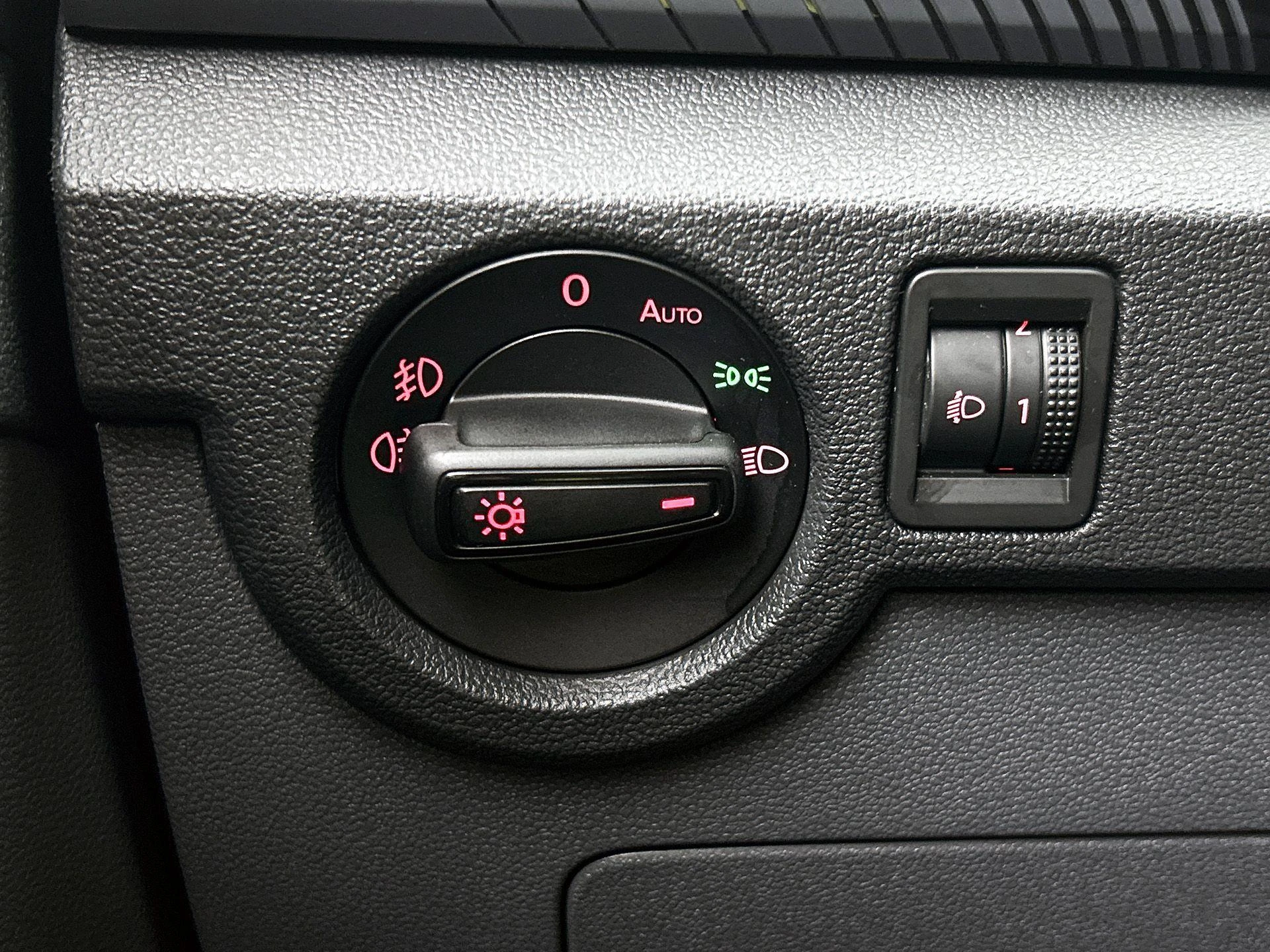 Volkswagen-T-Cross-image-18
