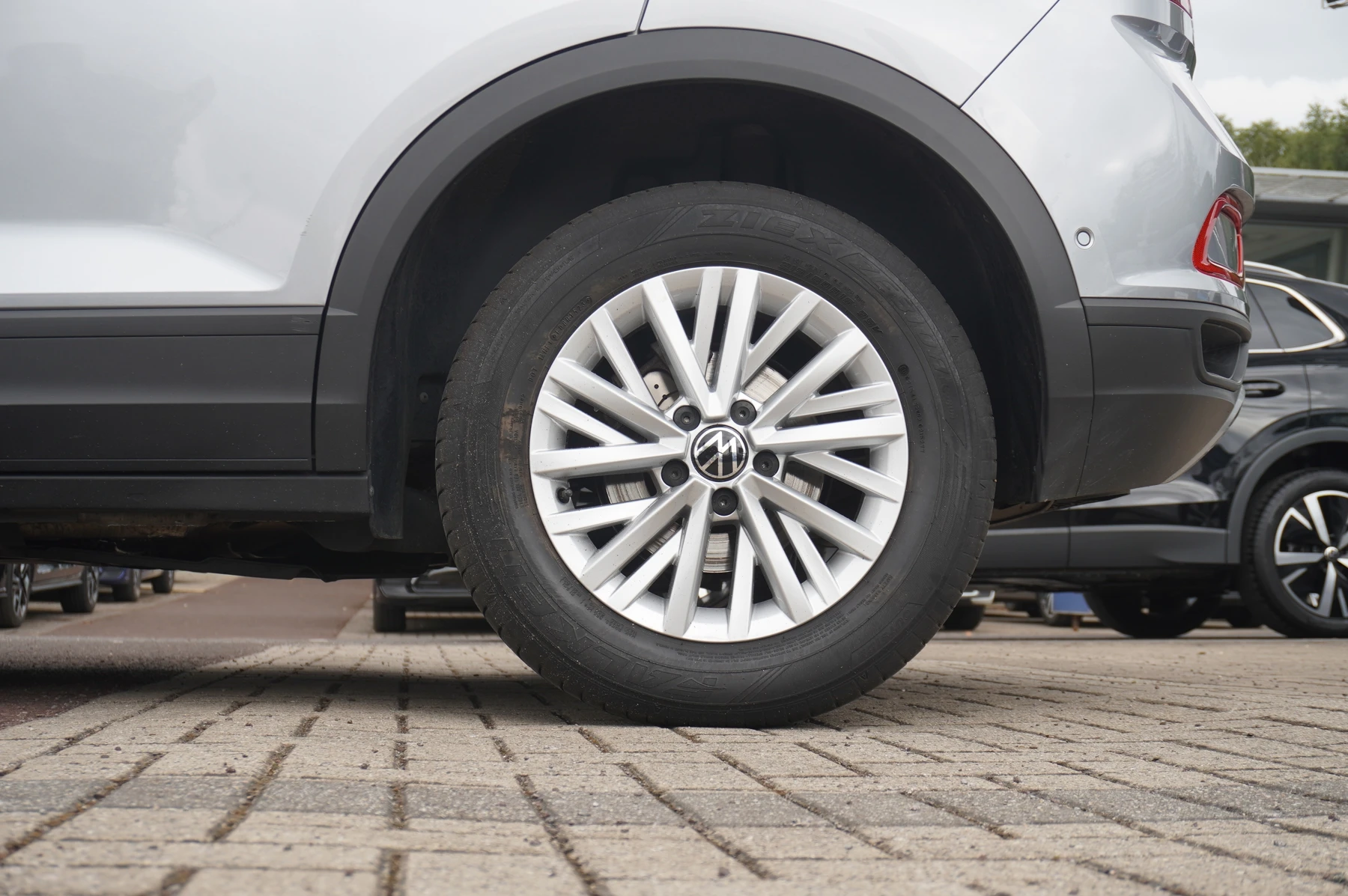 Volkswagen-T-Roc-image-17