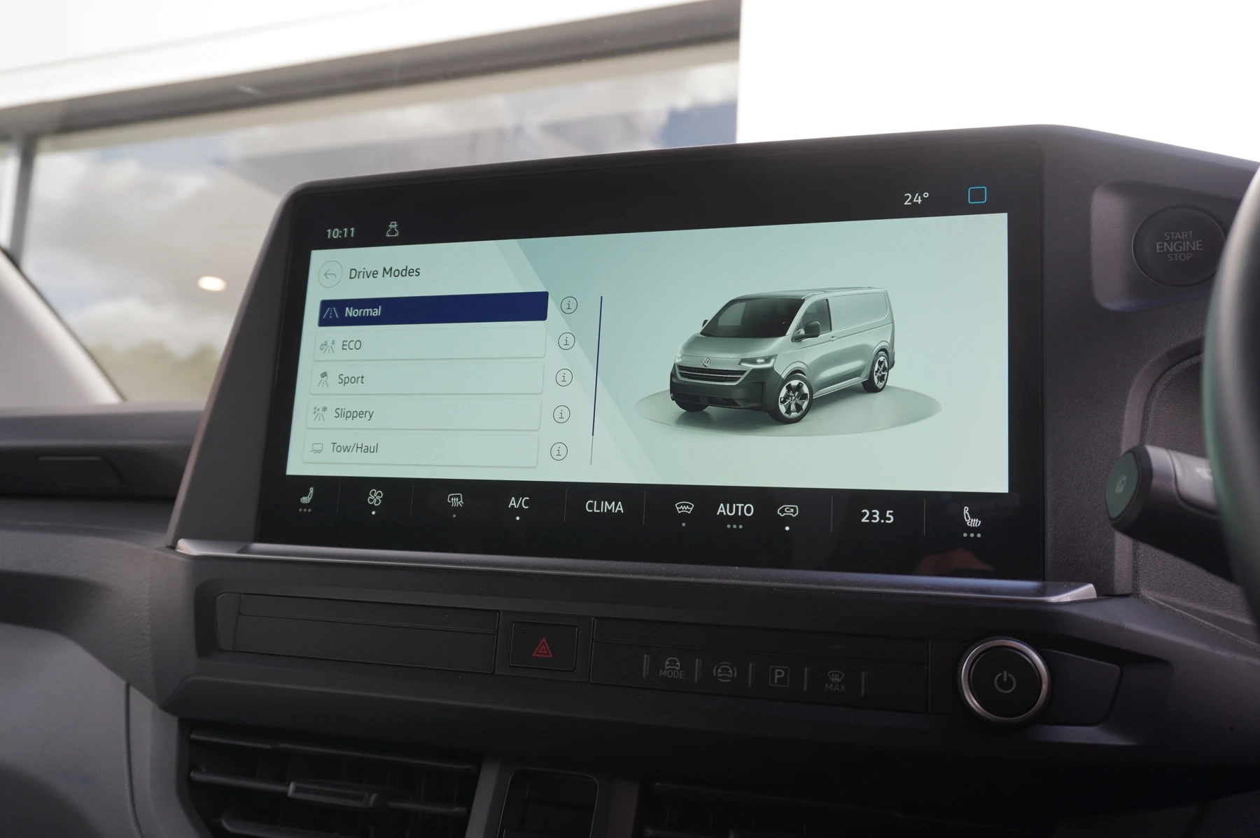 Volkswagen-Transporter-image-31