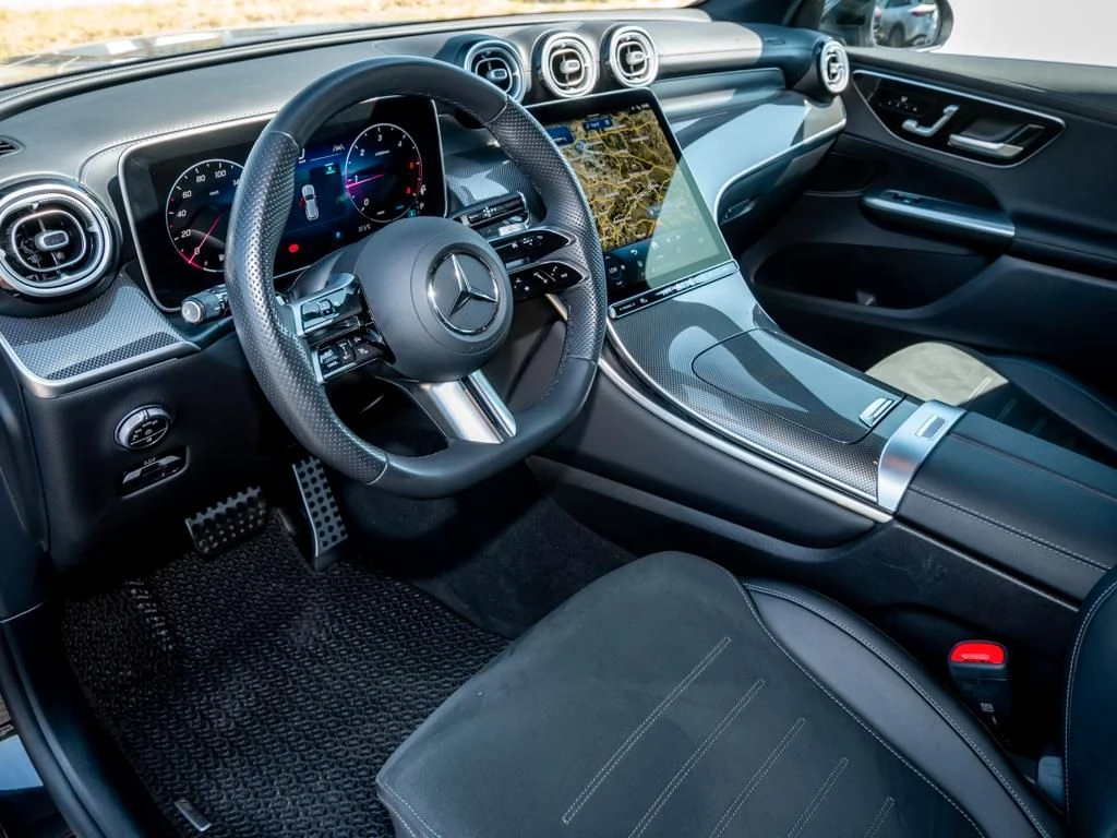 Mercedes-Benz-GLC 300 d-image-8