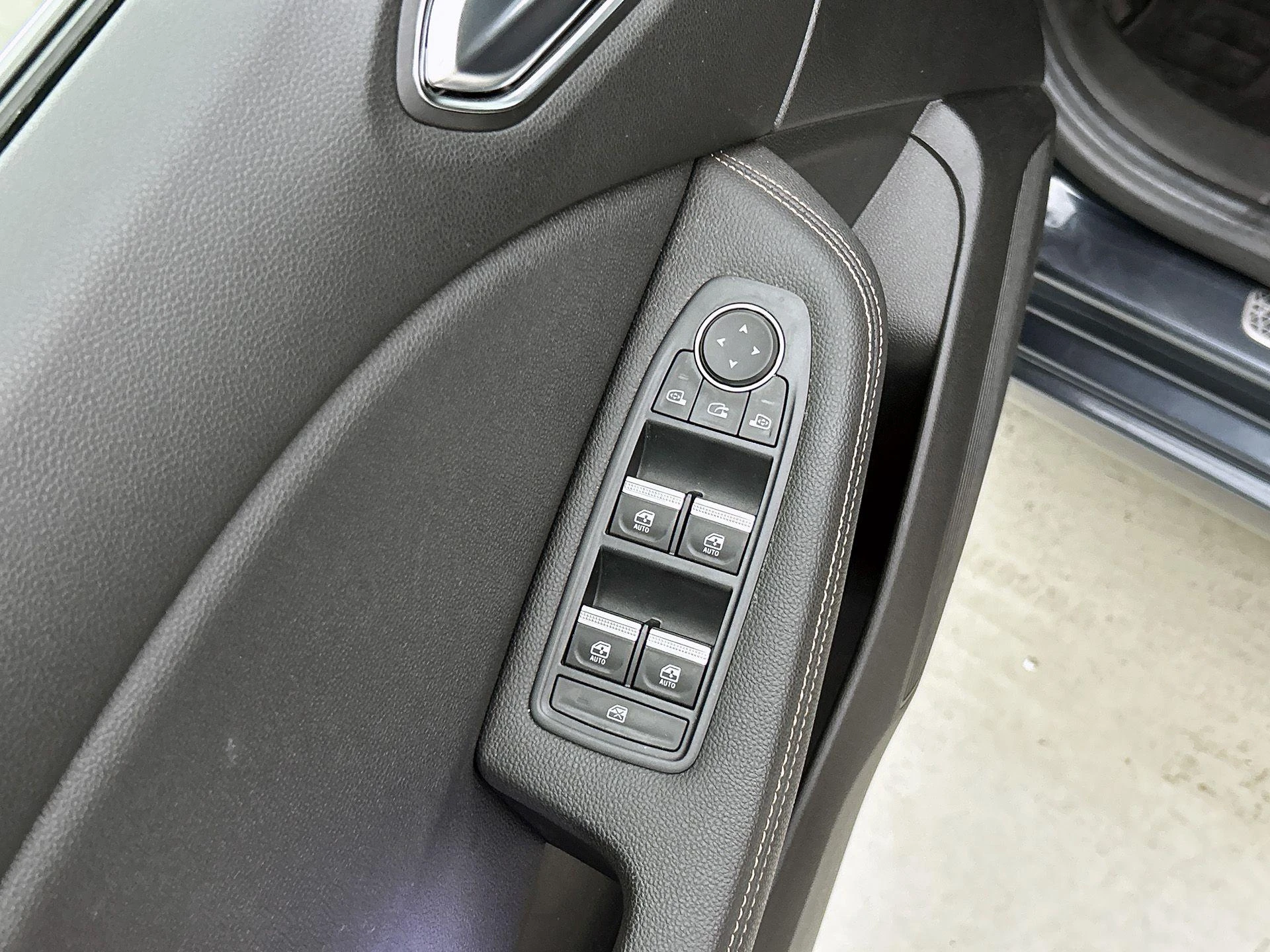 Renault-Clio-image-27