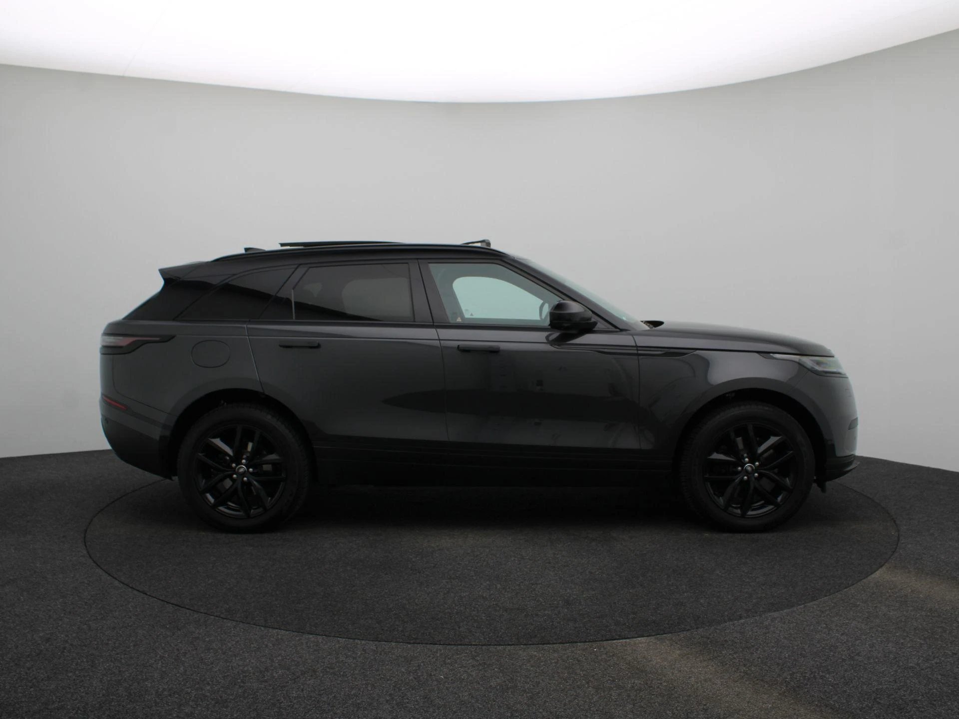Land Rover-Range Rover Velar-image-6