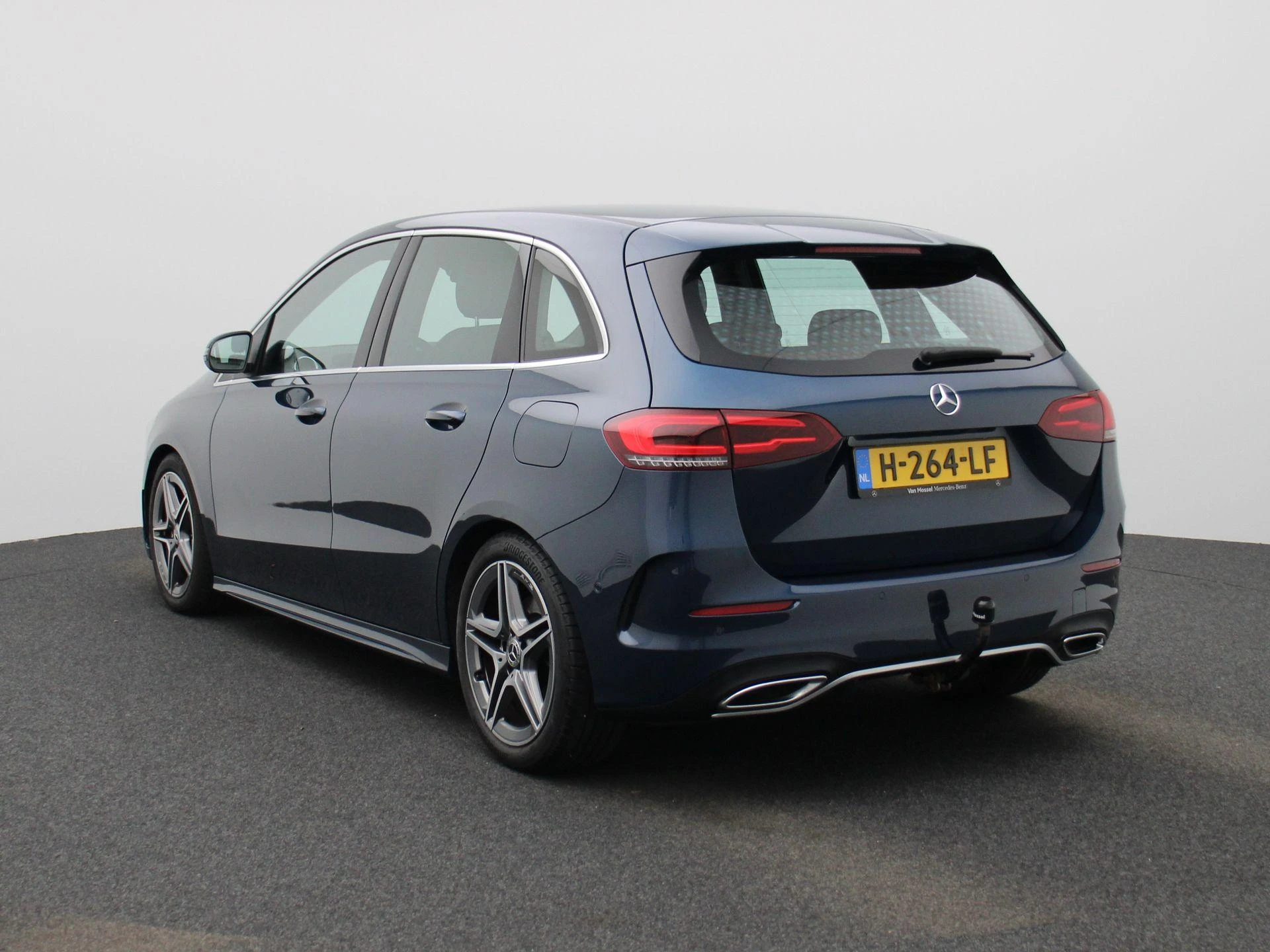 Mercedes-Benz-B-Klasse-image-1