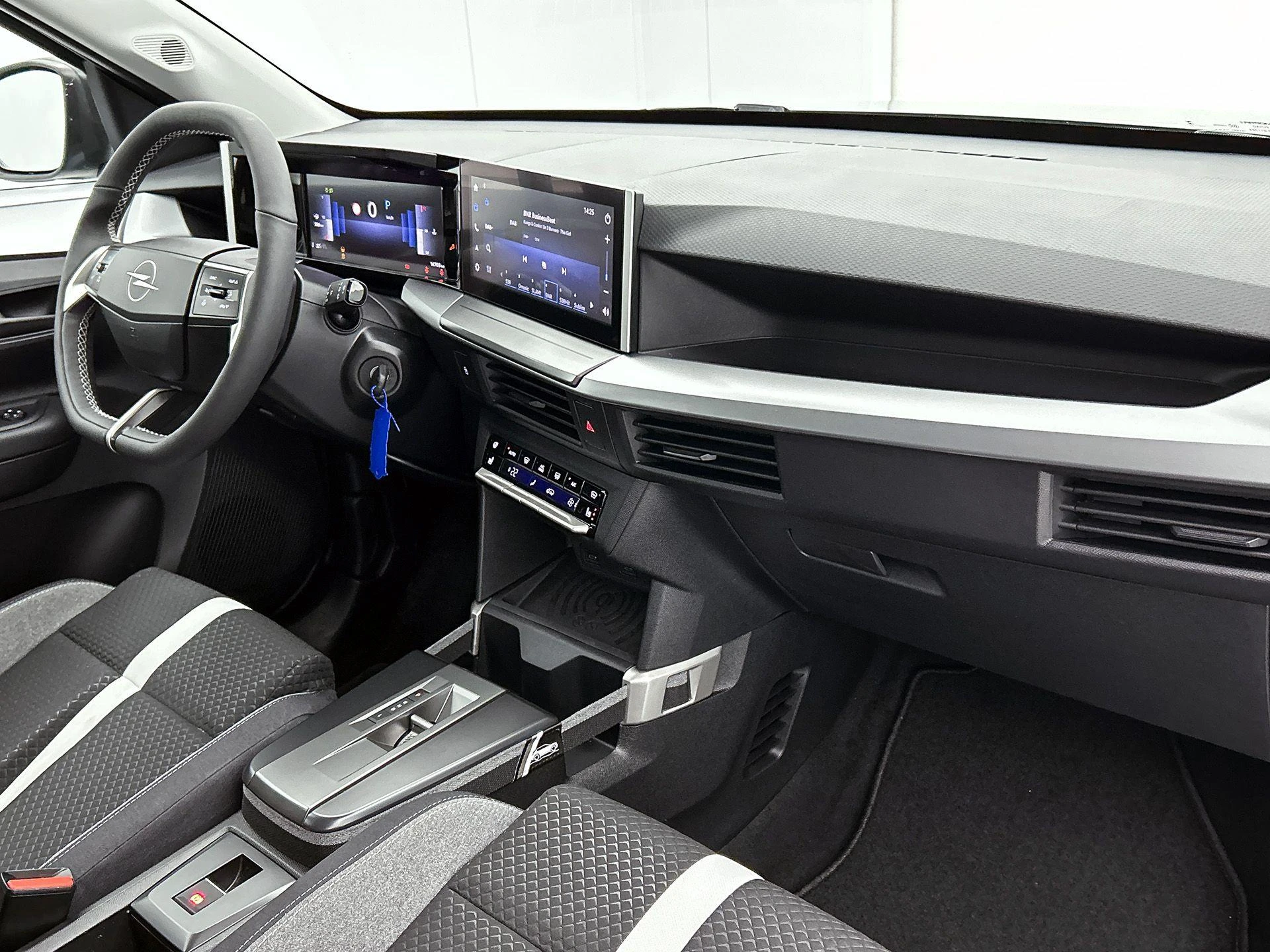 Opel Frontera 1.2 Turbo Hybrid Edition