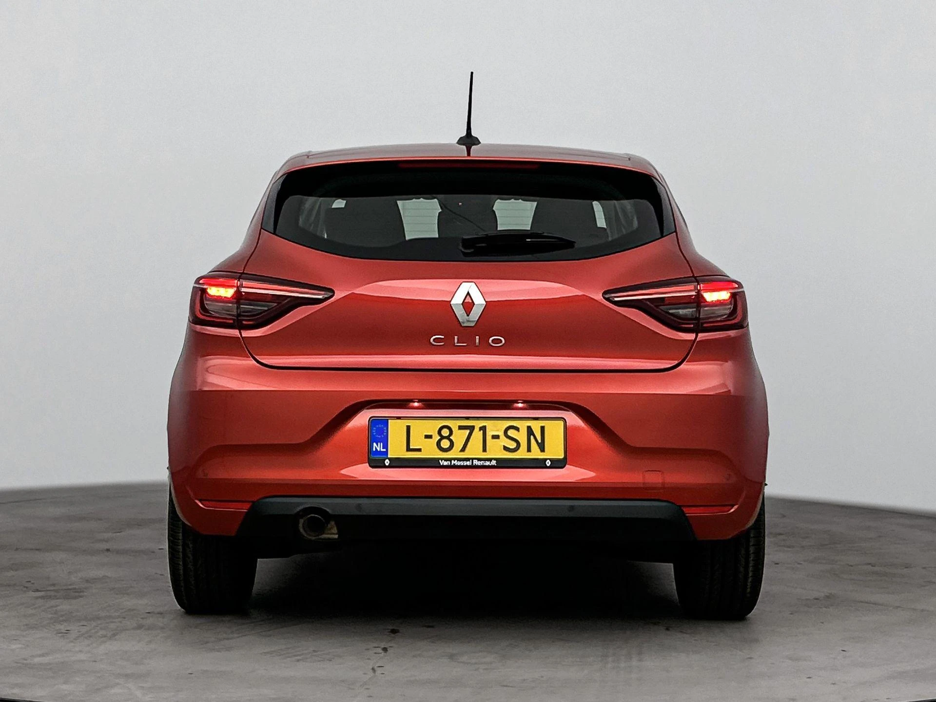 Renault-Clio-image-2