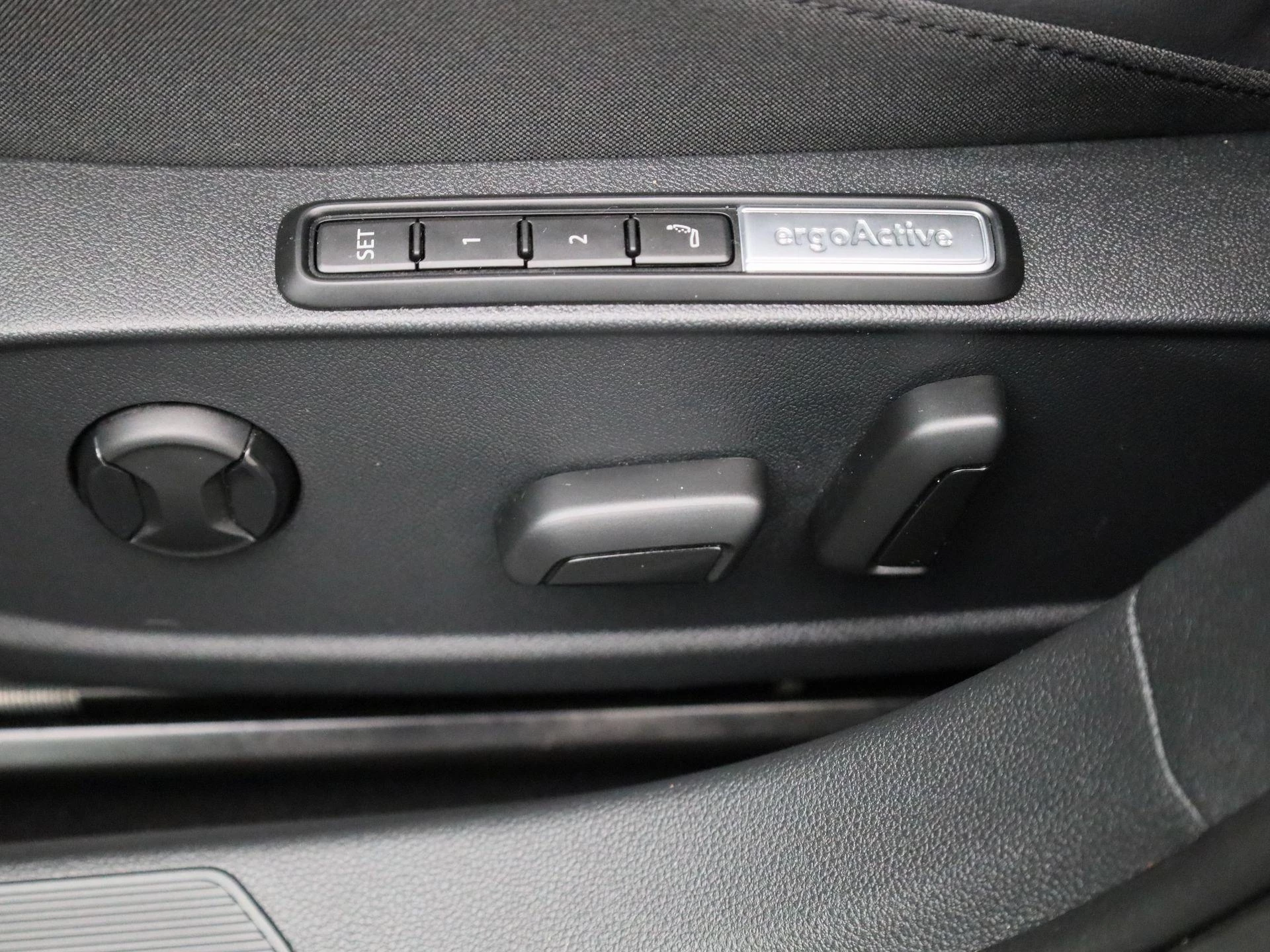 Volkswagen-Golf-image-38