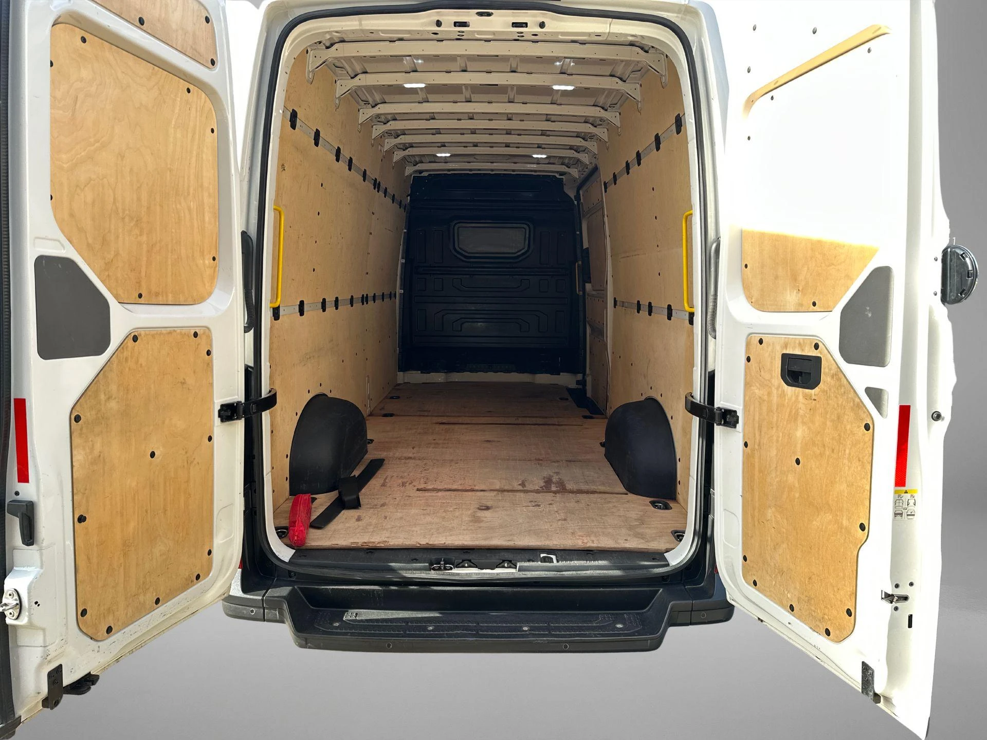 Volkswagen-Crafter-image-17