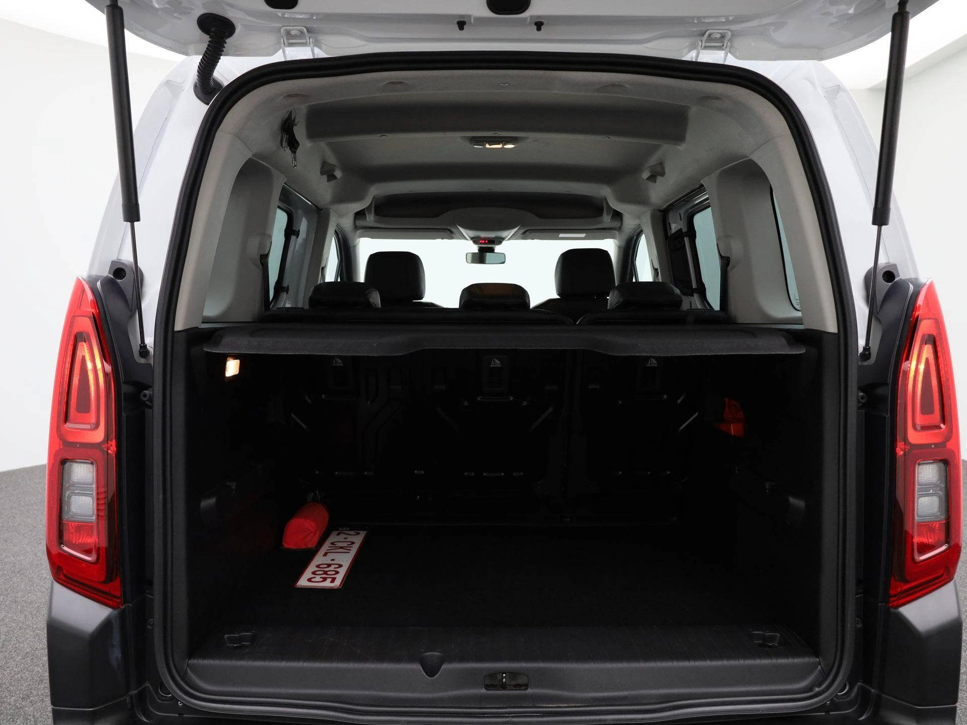 Opel-Combo Life-image-14
