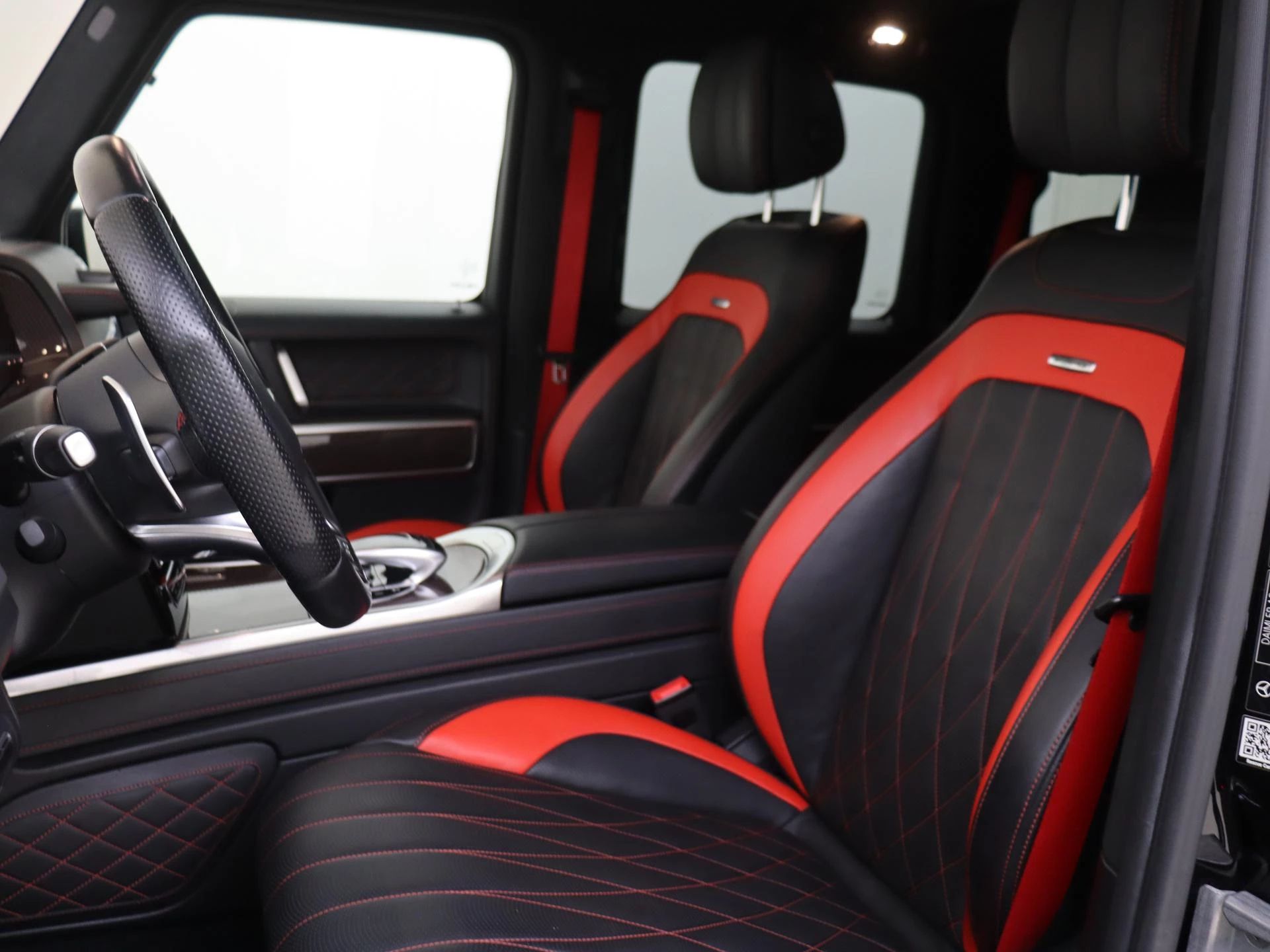 Mercedes-Benz-G-Klasse-image-2