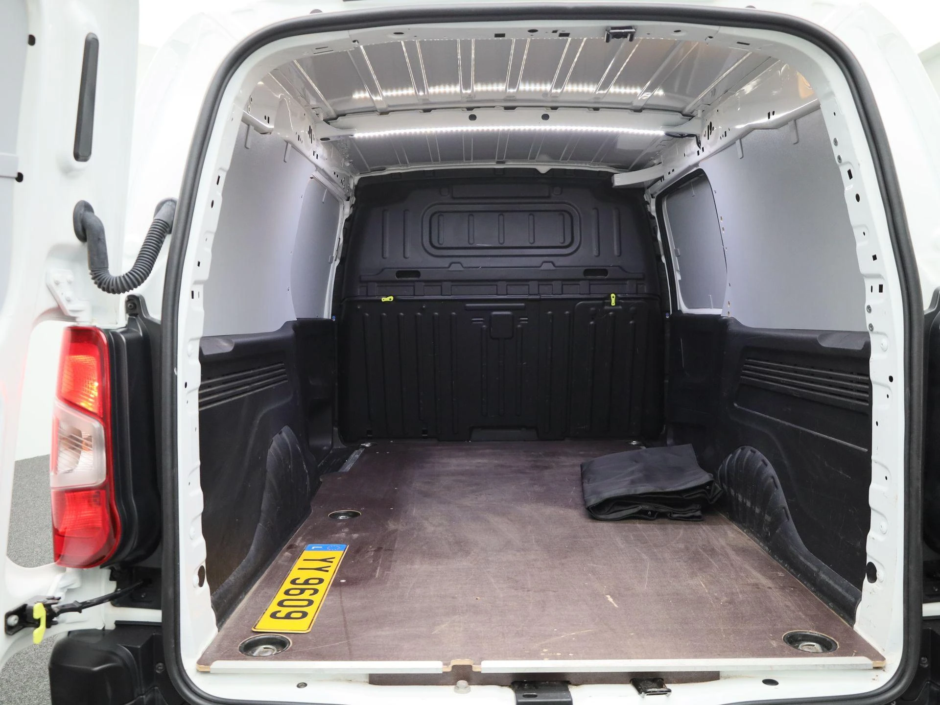 Opel-Combo-image-17
