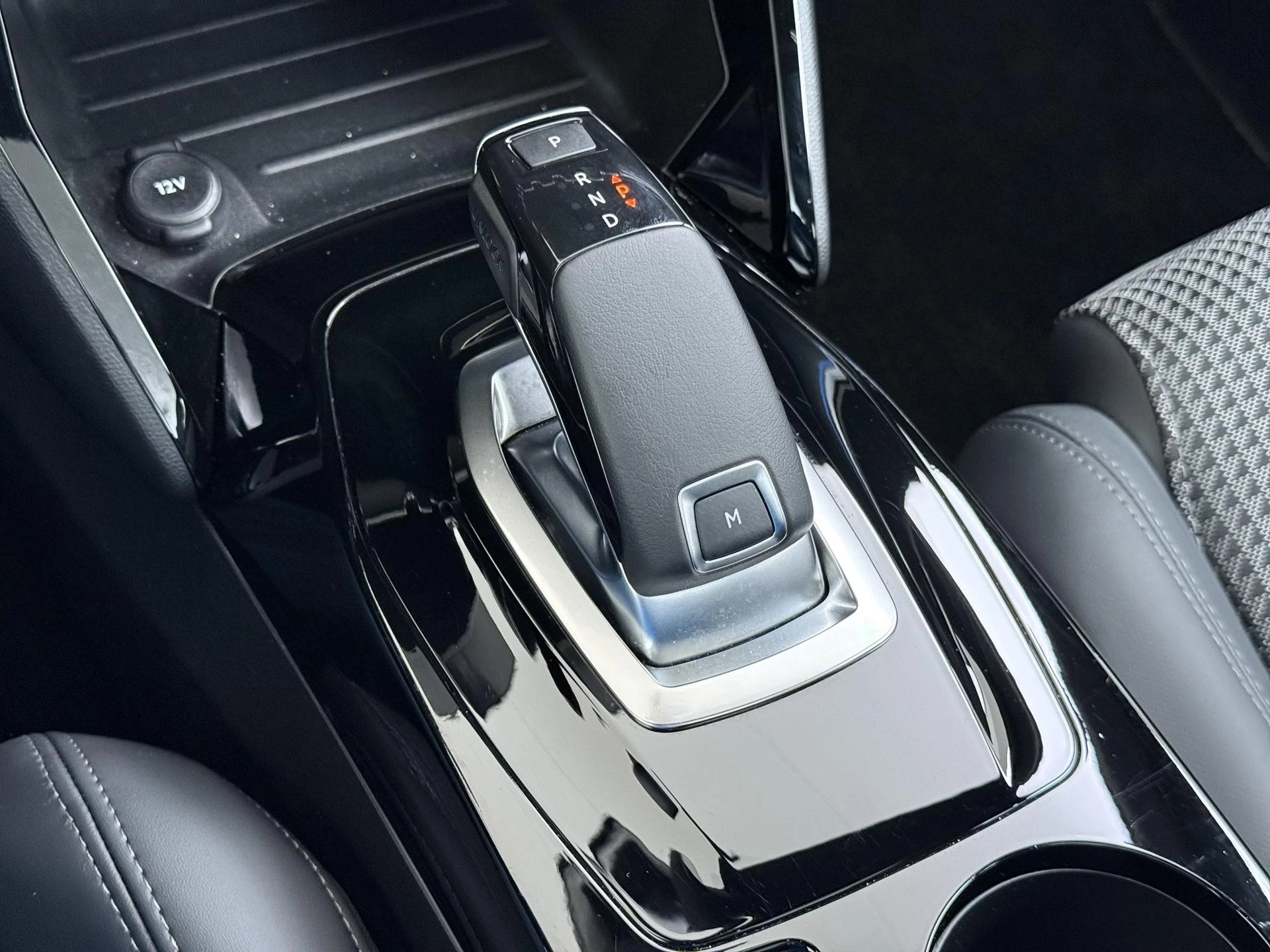 Peugeot-208-image-30