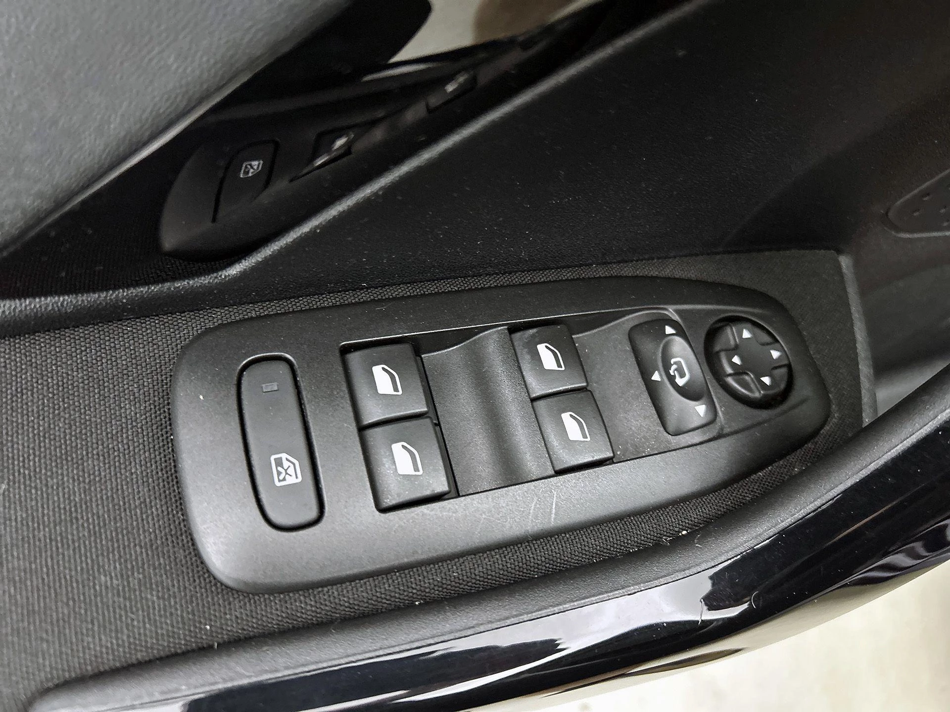 Peugeot 208 1.2 PureTech Blue Lease Executive