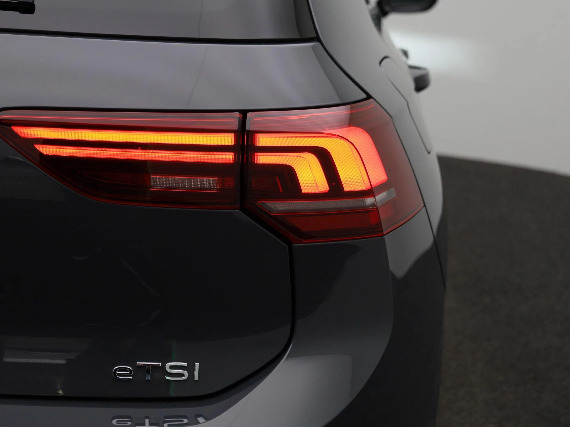 Volkswagen Golf 1.5 eTSI R-Line Edition