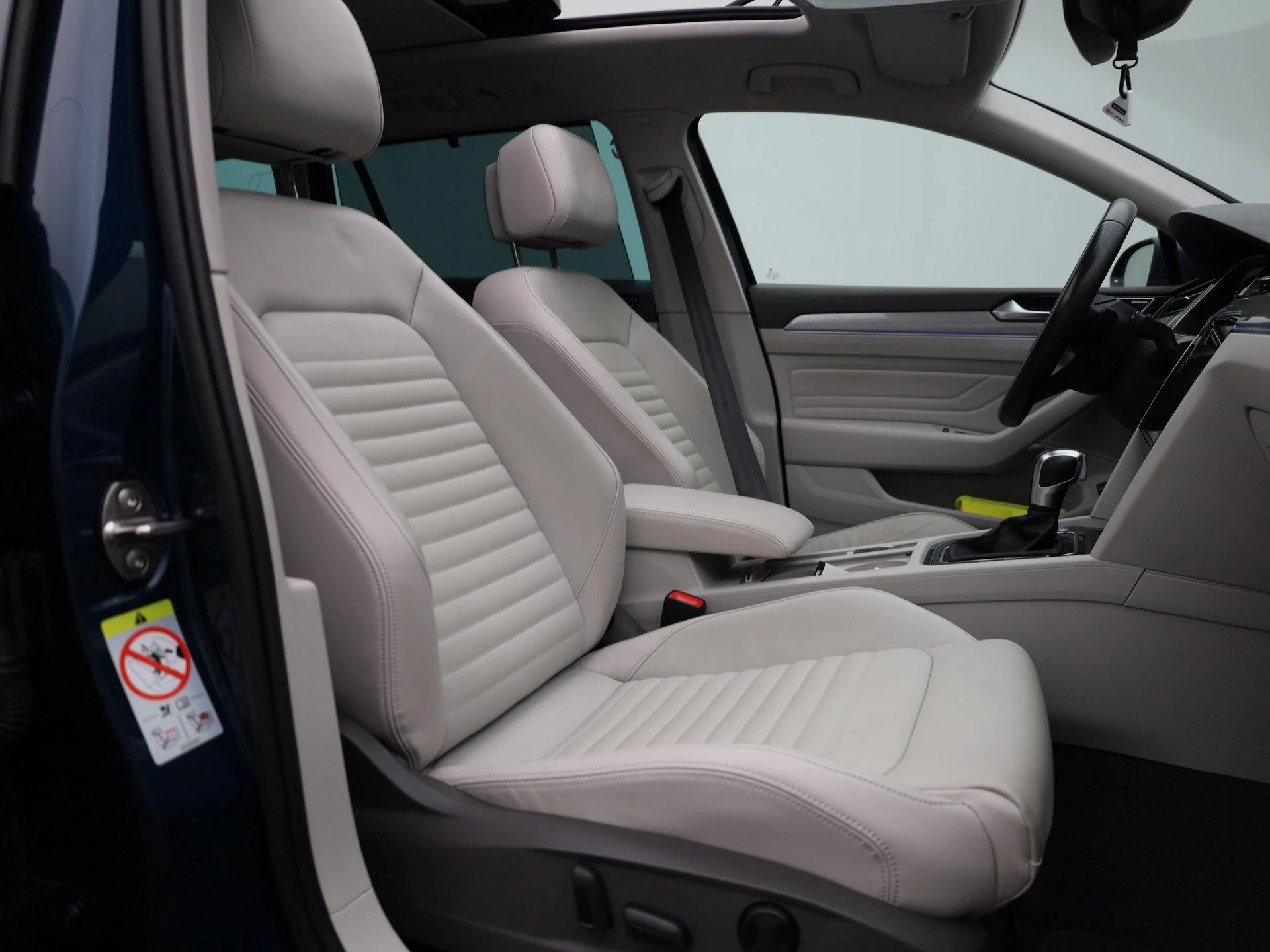 Volkswagen-Passat-image-38