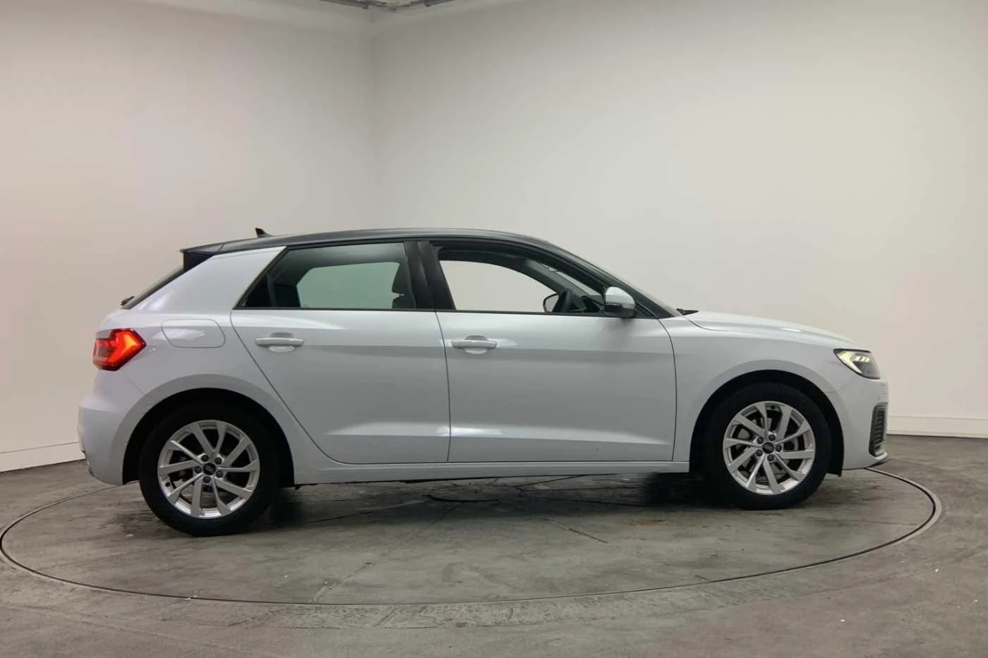 Audi-A1 Sportback-image-34