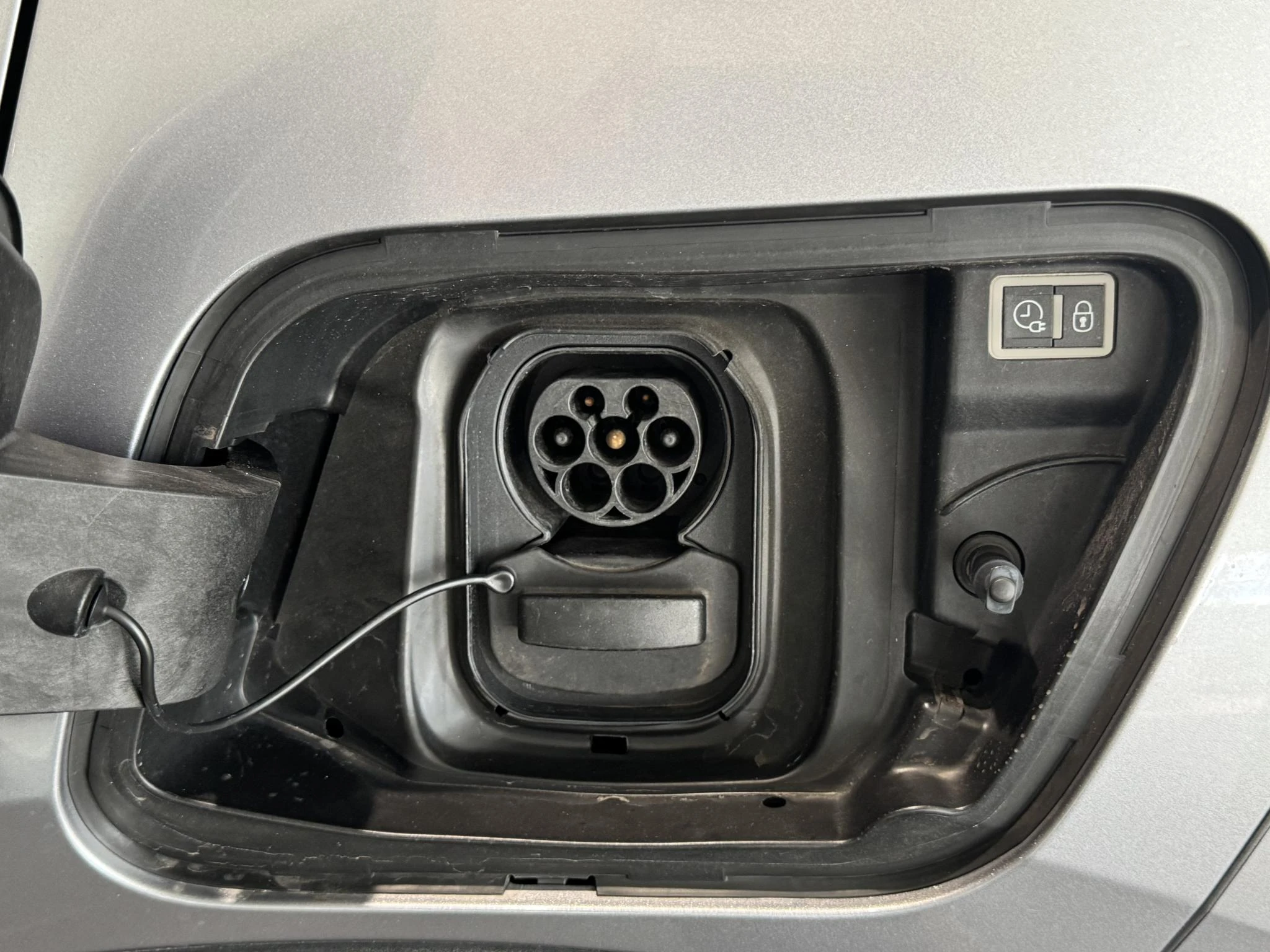 Peugeot-e-2008-image-31