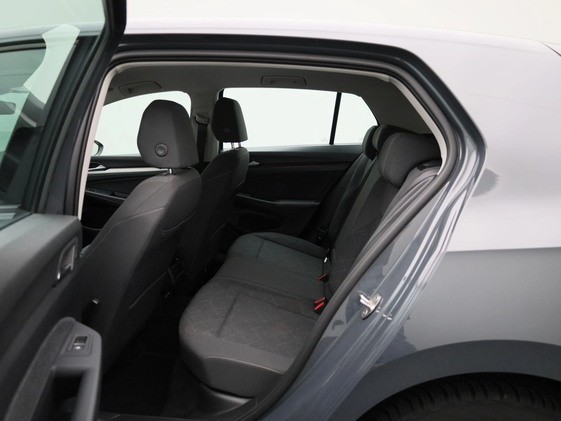 Volkswagen-Golf-image-9