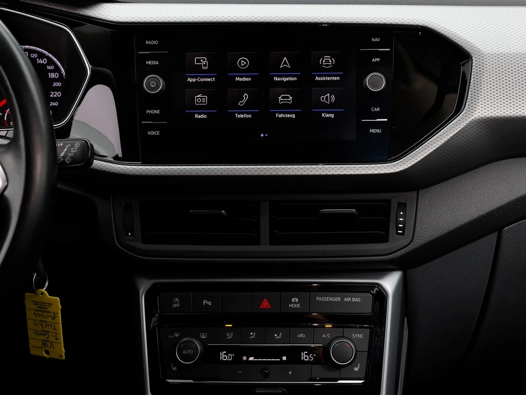 Volkswagen-T-Cross-image-12