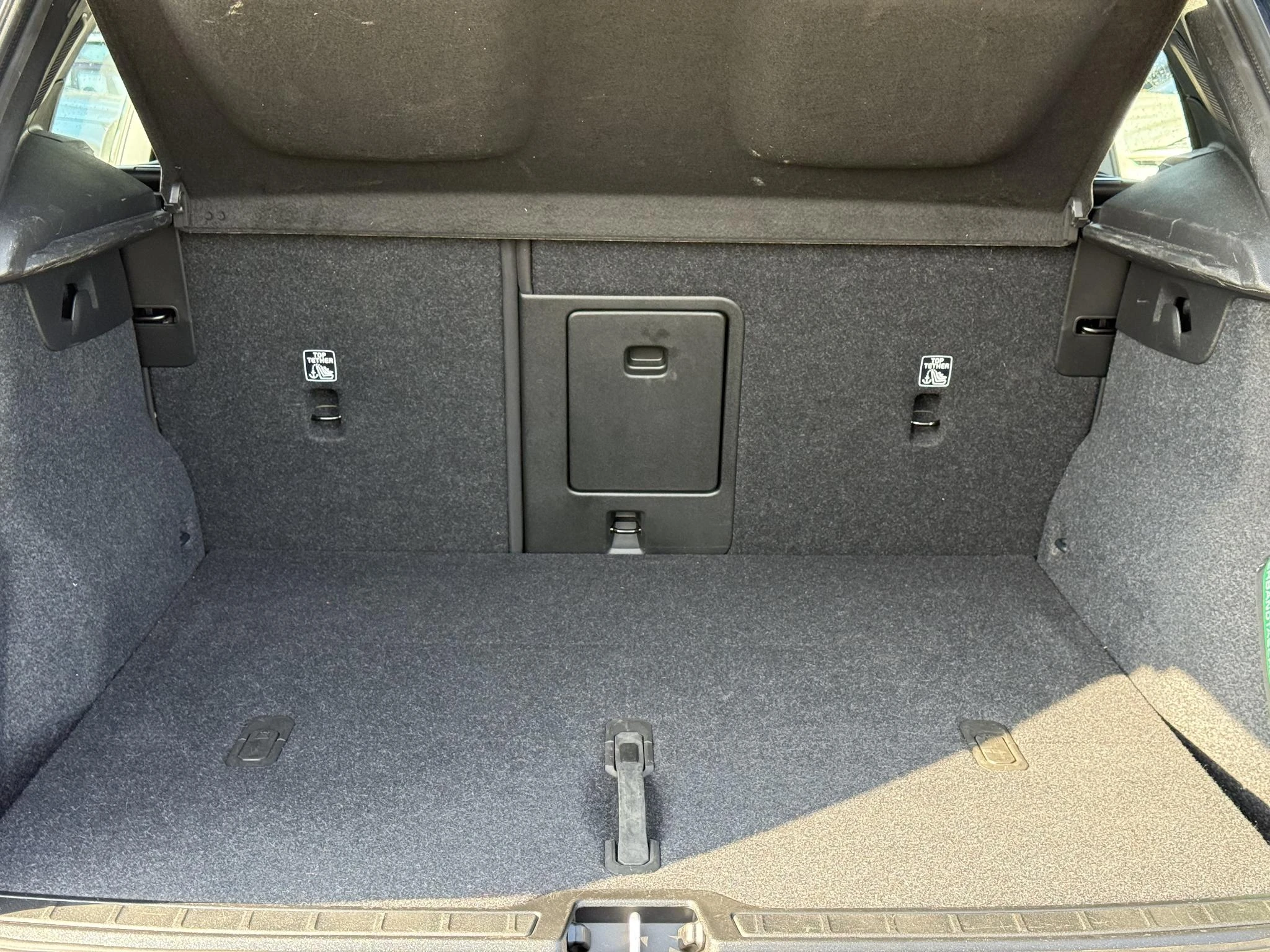 Volvo-EX40-image-6