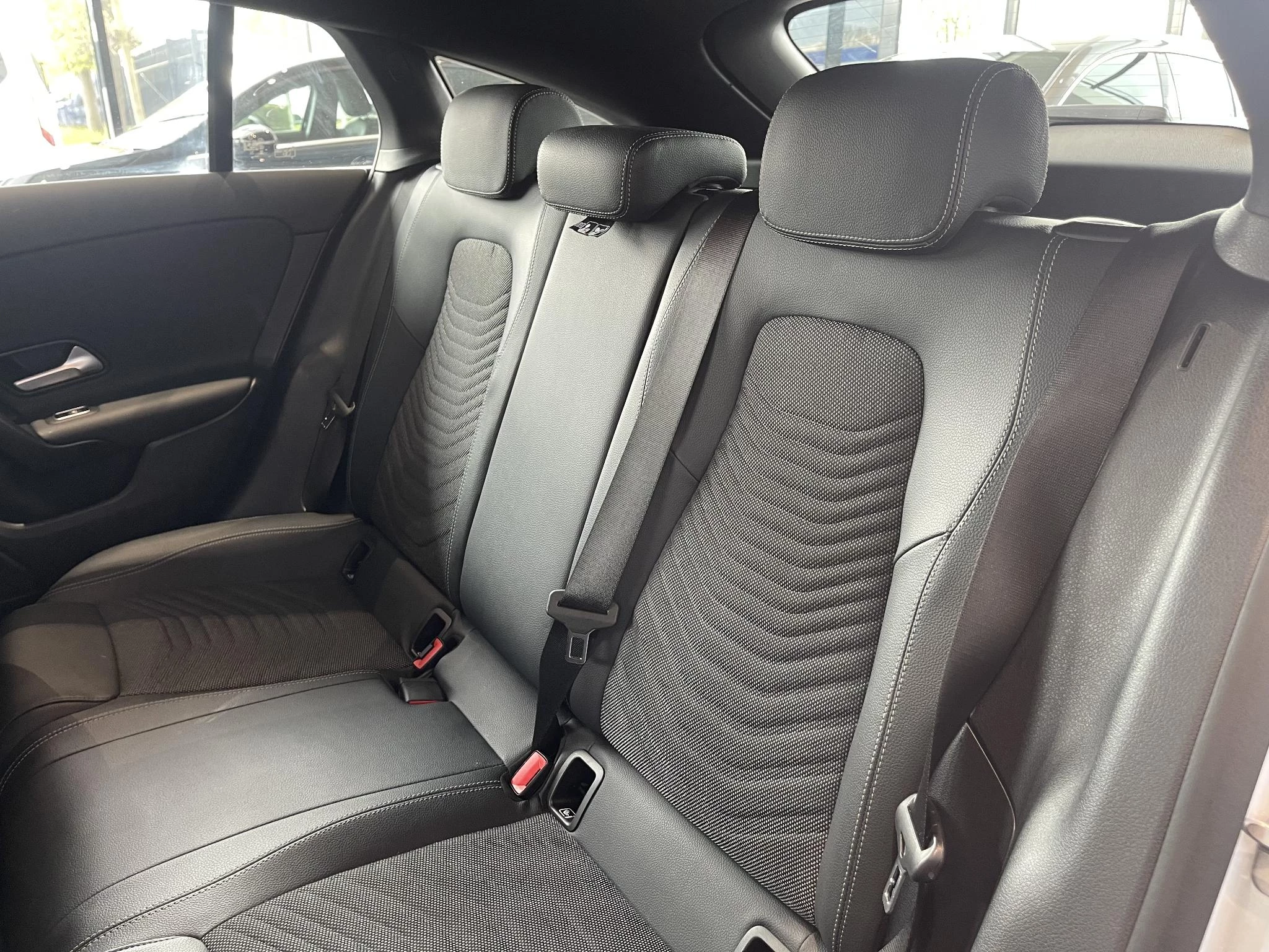 Mercedes-Benz CLA 180 d Shooting Brake Business Line + TREKHAAK +