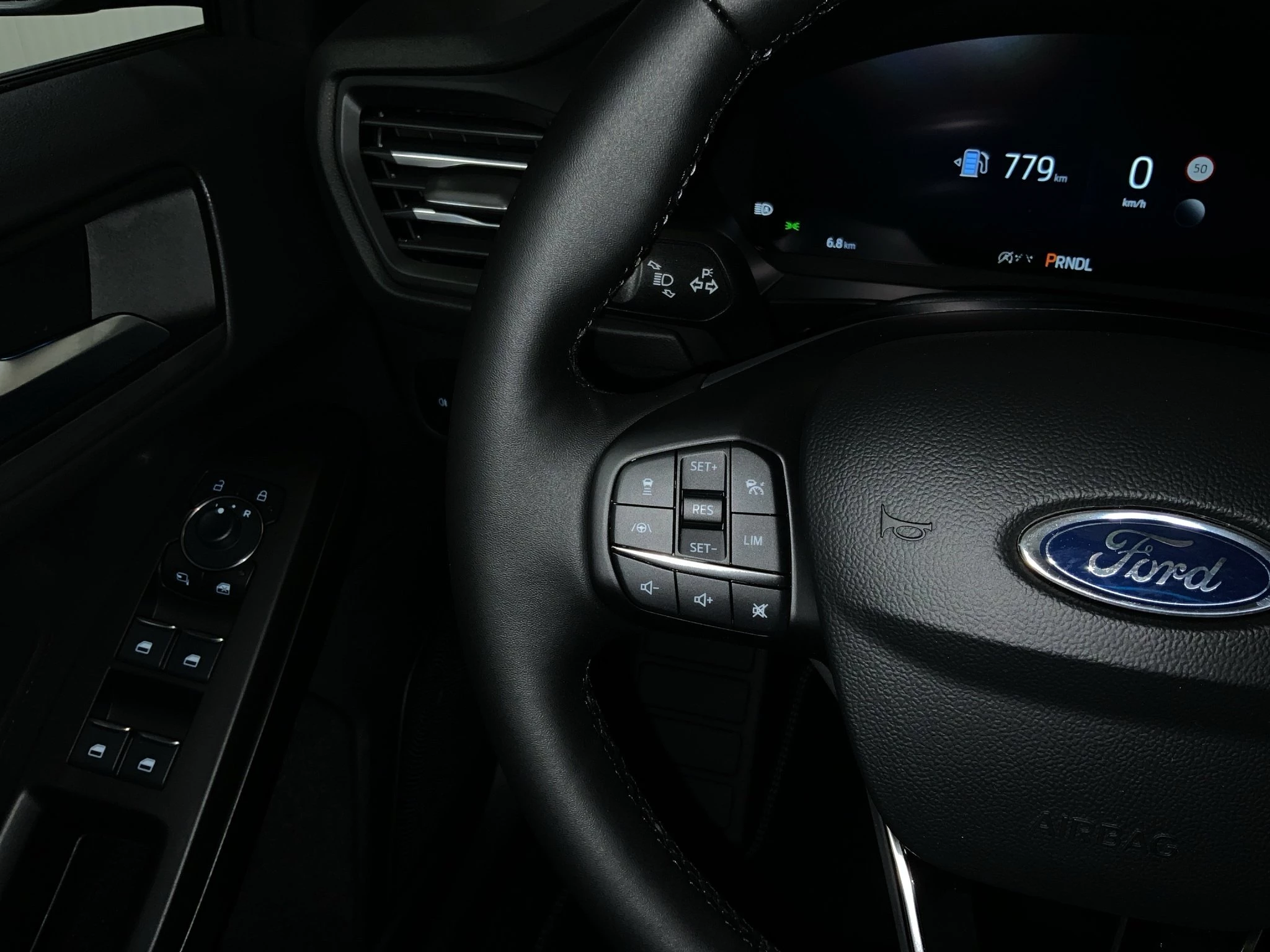 Ford Focus Titanium X Lim. 1.0 EcoBoost Hybrid 114kW(155PS) Aut. Panor.-Dach