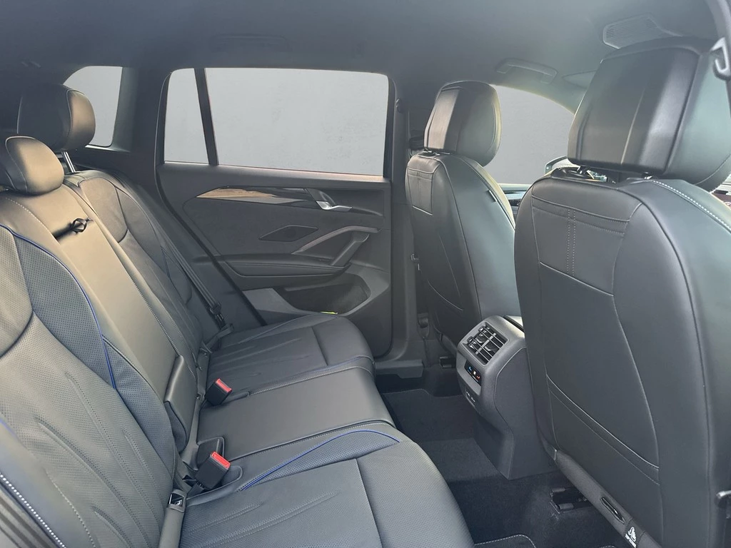 Volkswagen Tiguan 1.5l eTSI DSG R-Line*AHK*Area View*LED