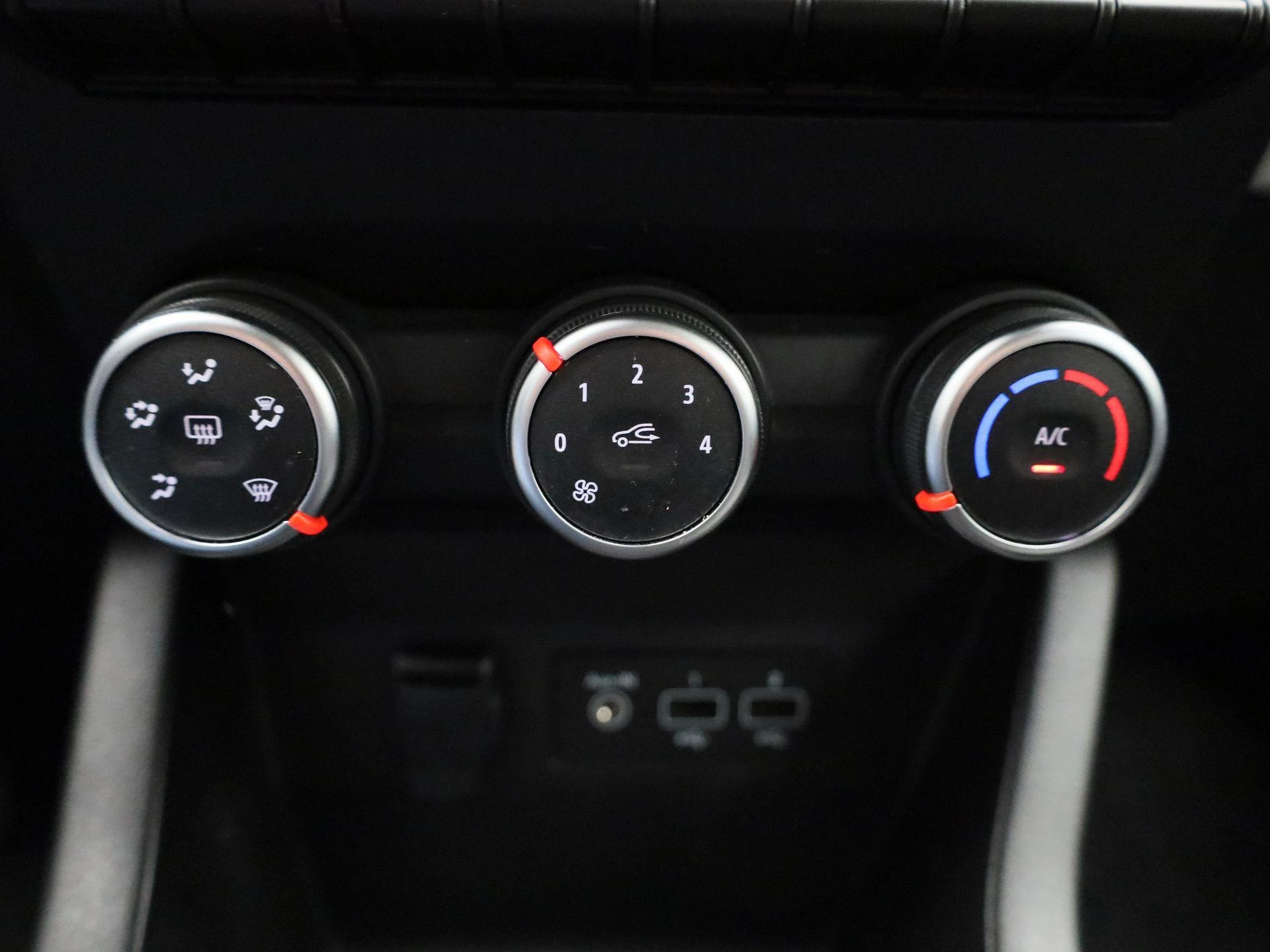 Renault-Clio-image-21