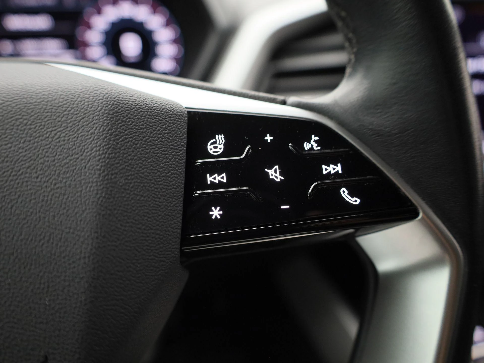 Audi-Q4 e-tron-image-18