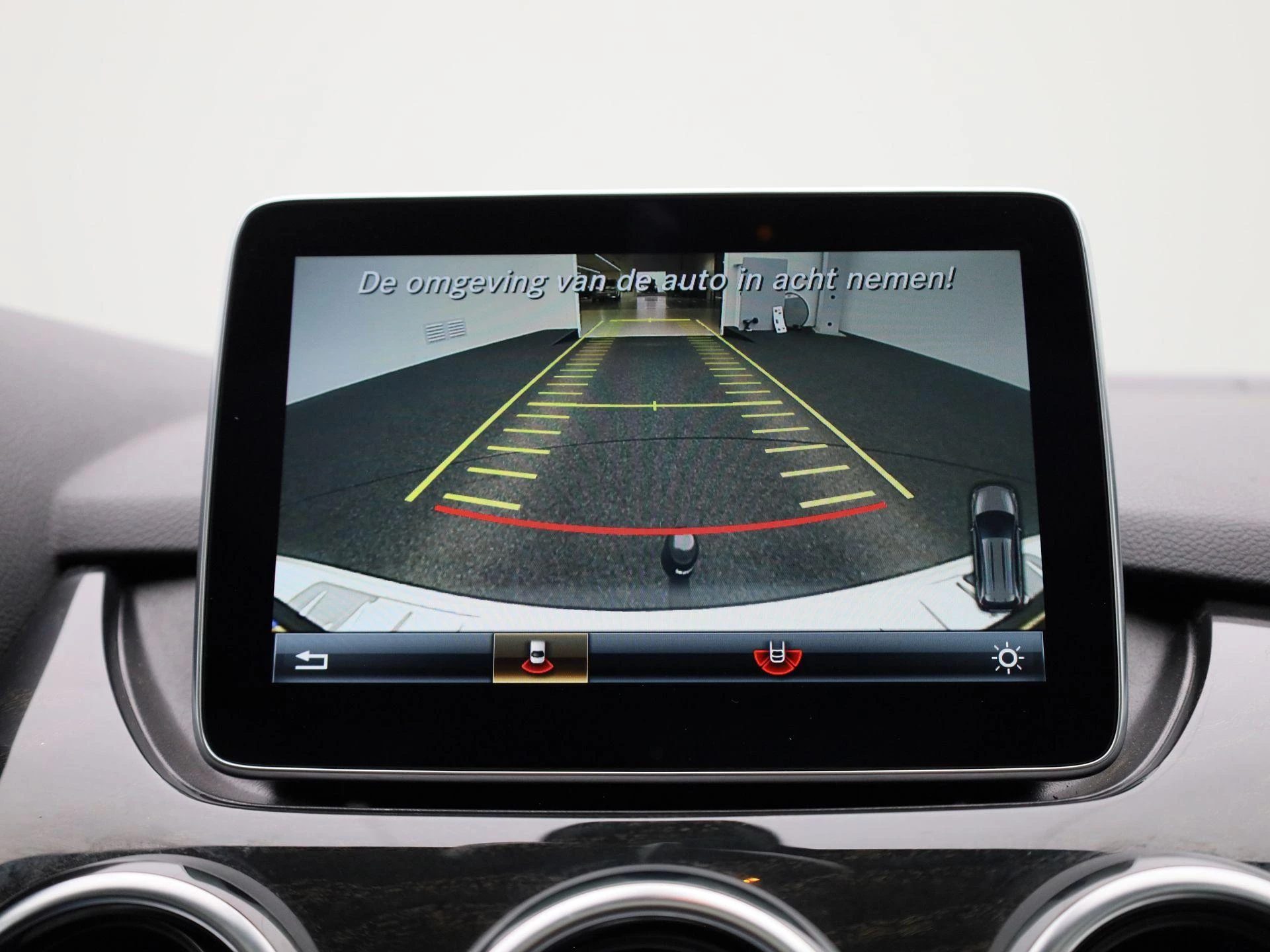 Mercedes-Benz-B-Klasse-image-28