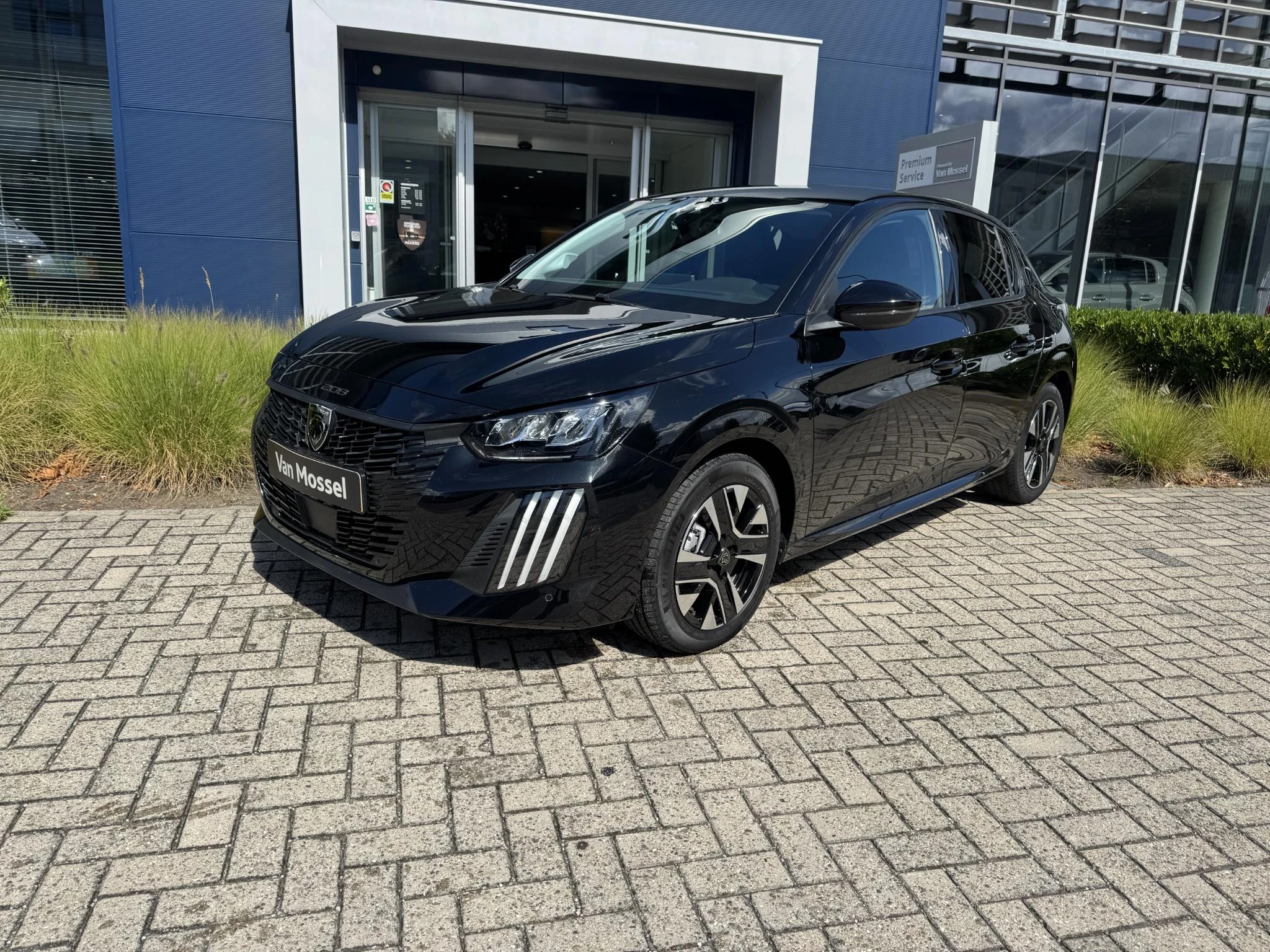 Peugeot-208-image-2