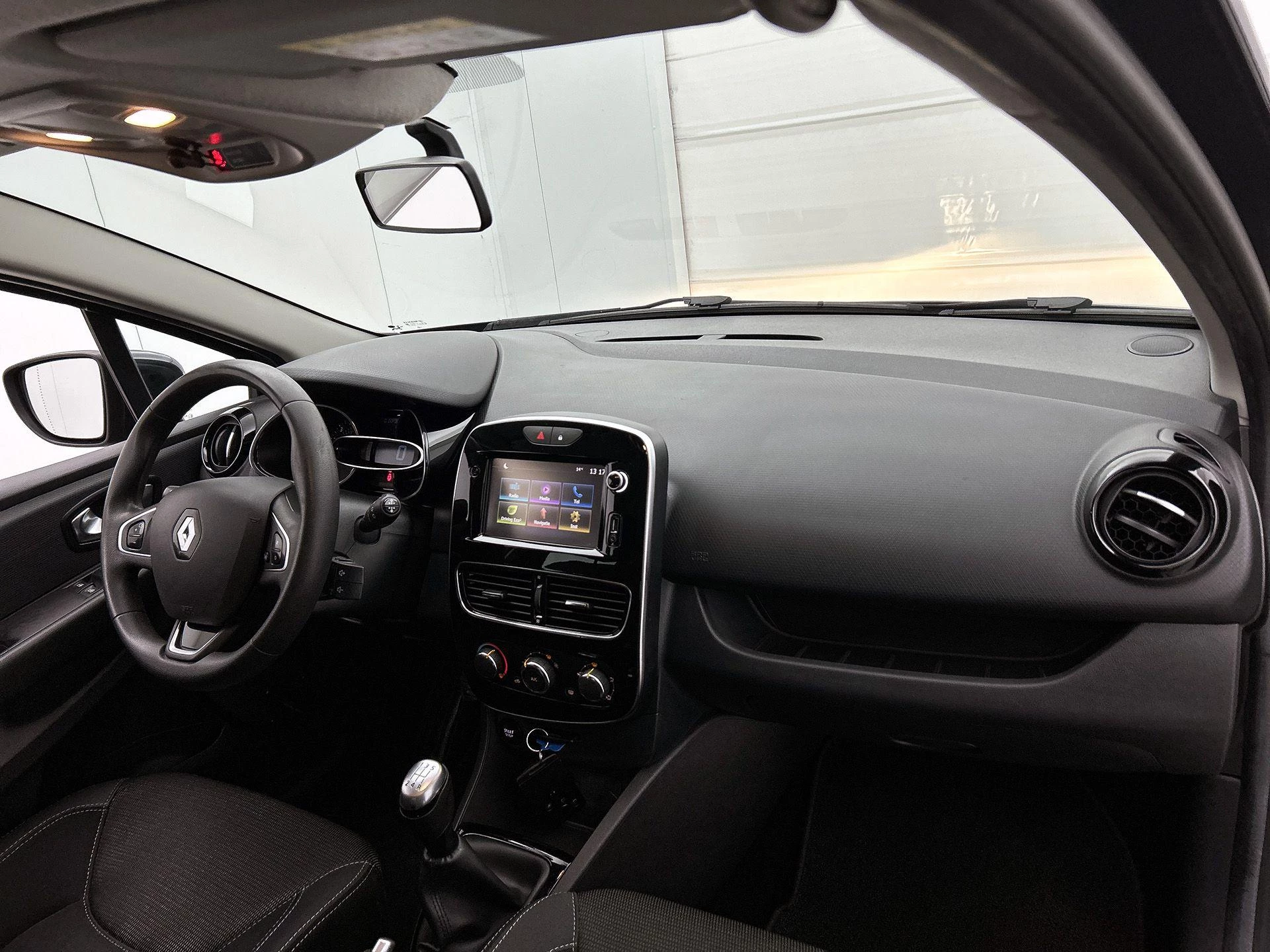 Renault-Clio-image-15