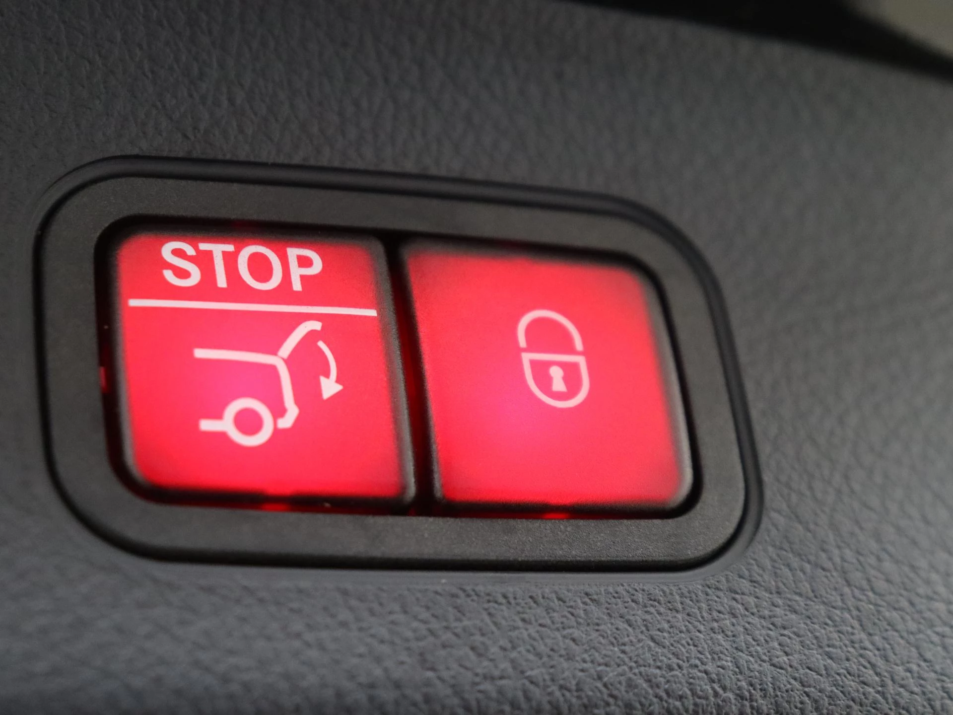 Mercedes-Benz-GLA-image-27