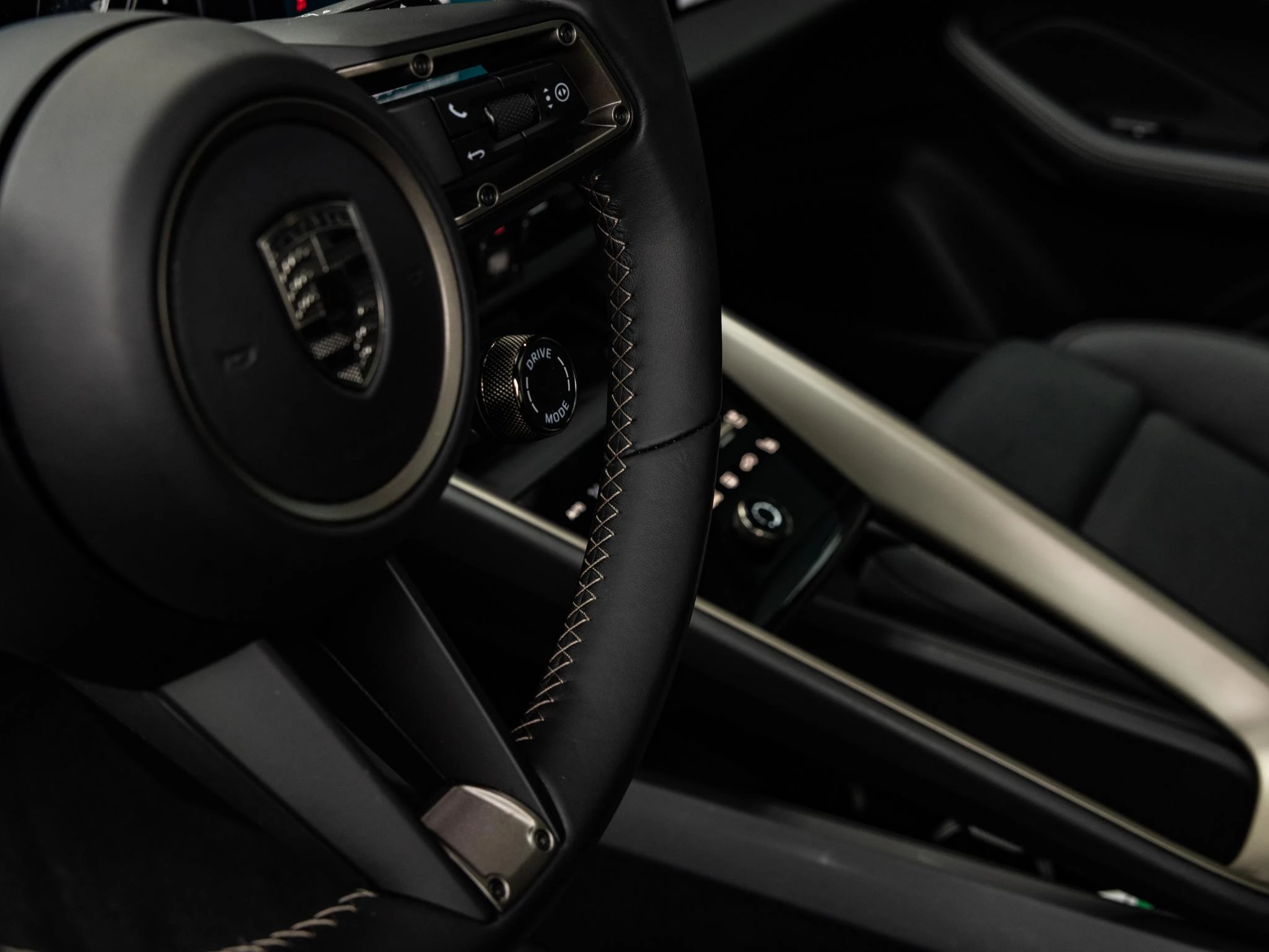 Porsche Macan Turbo 100 kWh