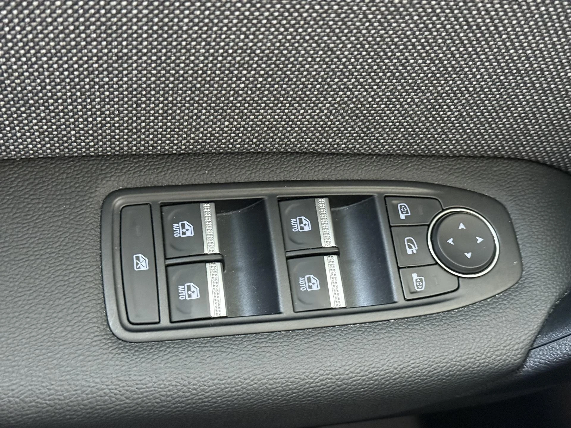Renault-Captur-image-25
