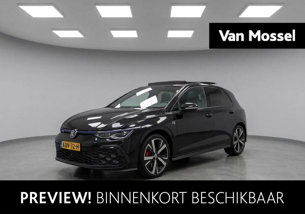 Volkswagen-Golf-image-0