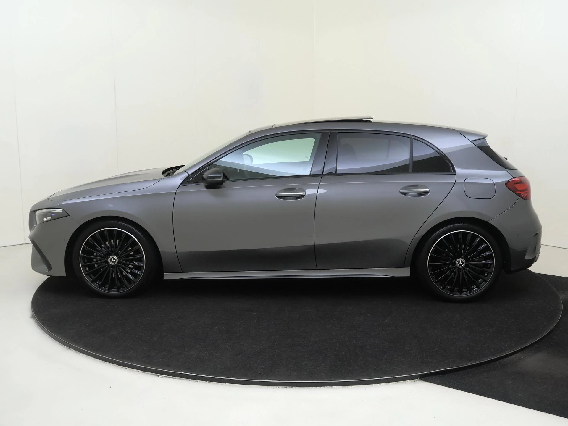 Mercedes-Benz A-Klasse 180 Business Solution AMG