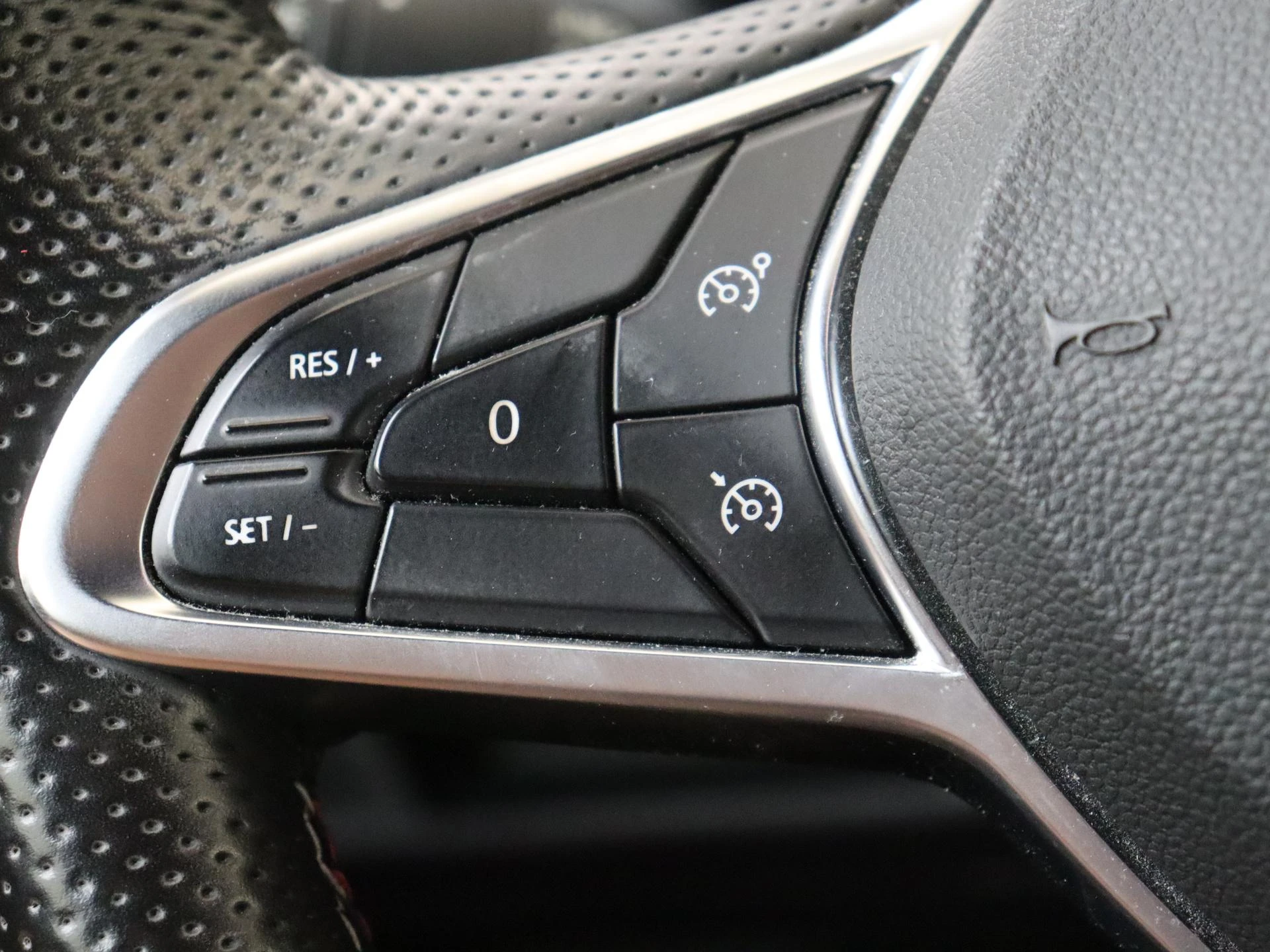 Renault-Clio-image-12