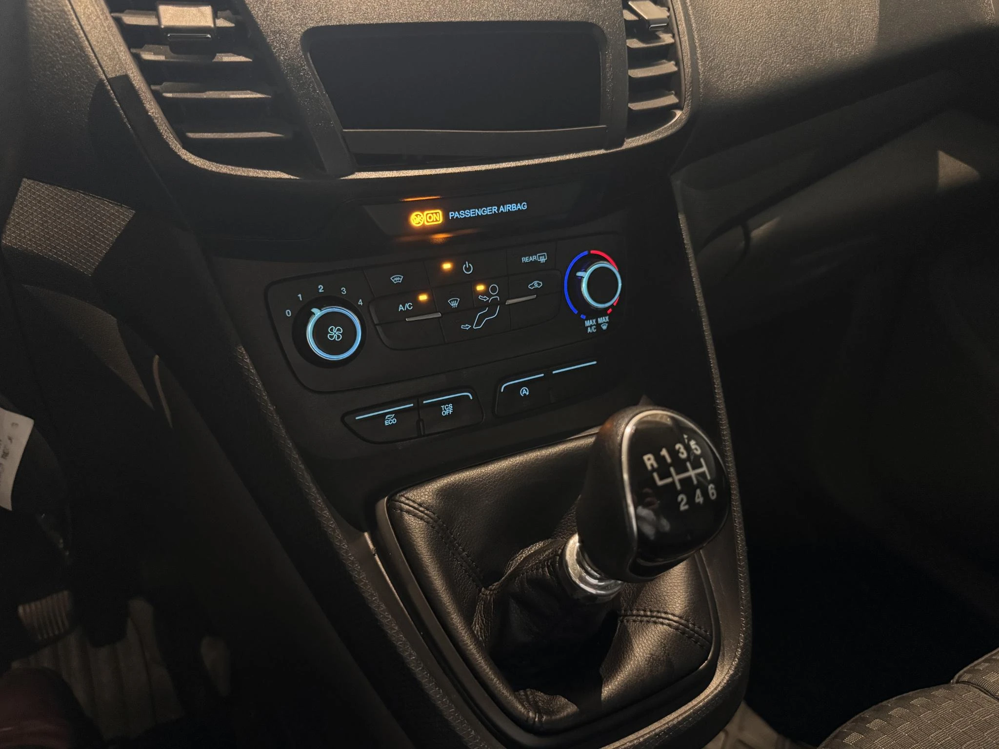 Ford-Transit Connect-image-15