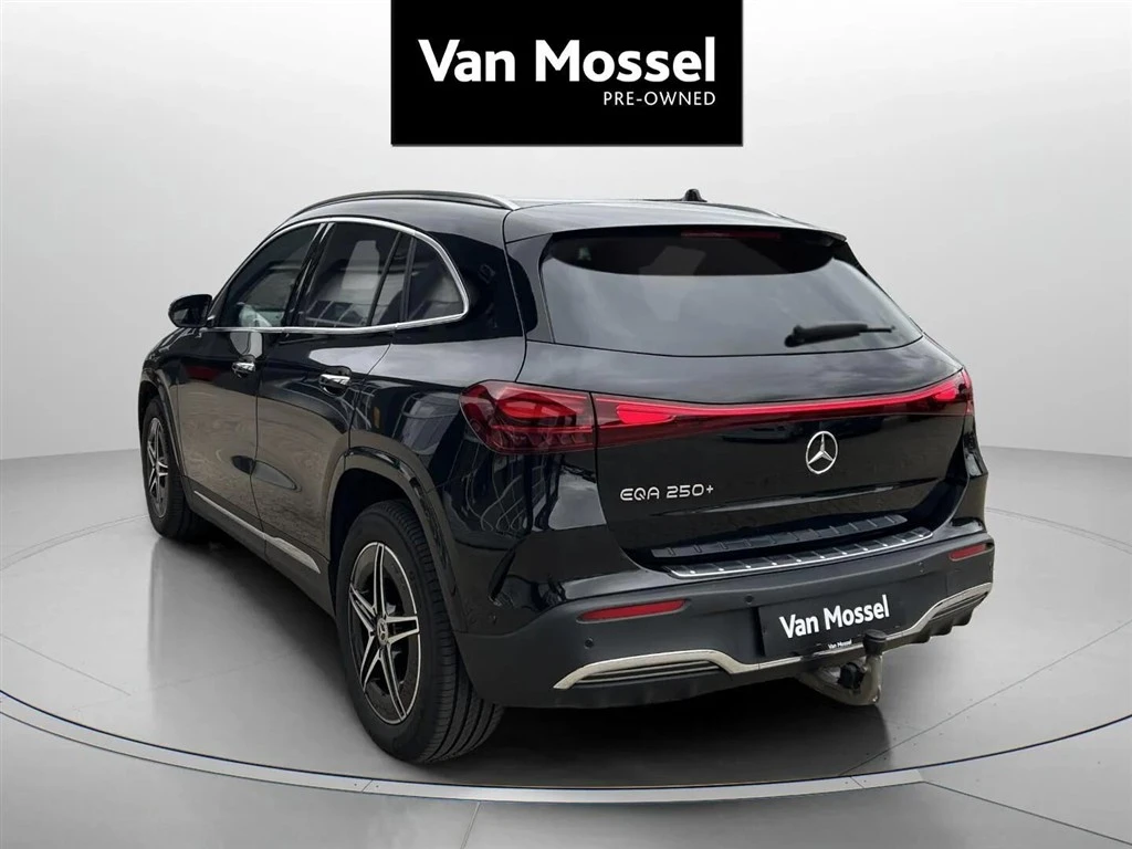 Mercedes-Benz-EQA-image-6