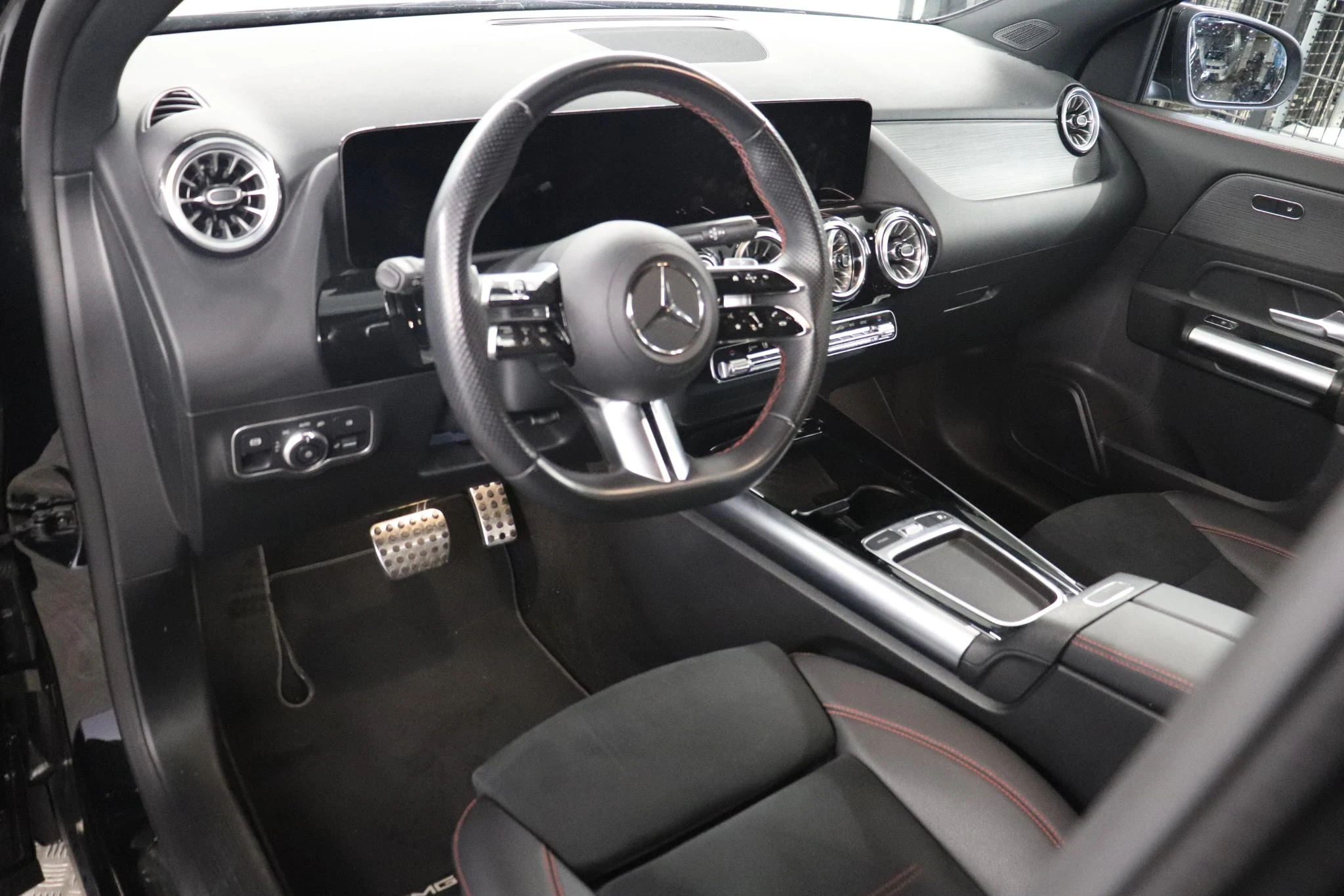 Mercedes-Benz-GLA-image-8