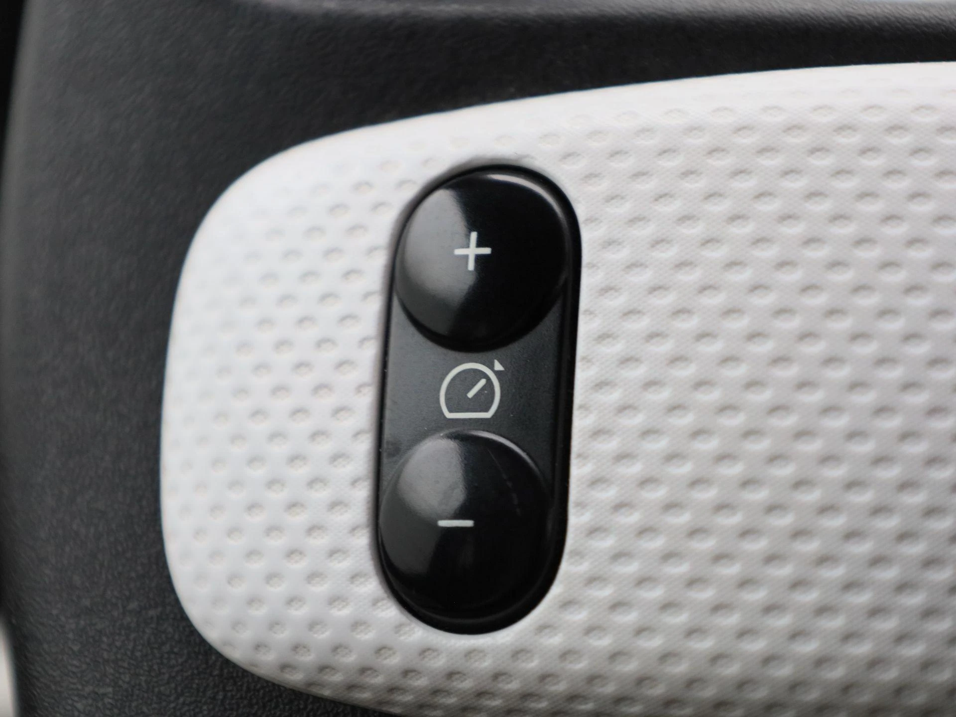 Renault-Twingo-image-18